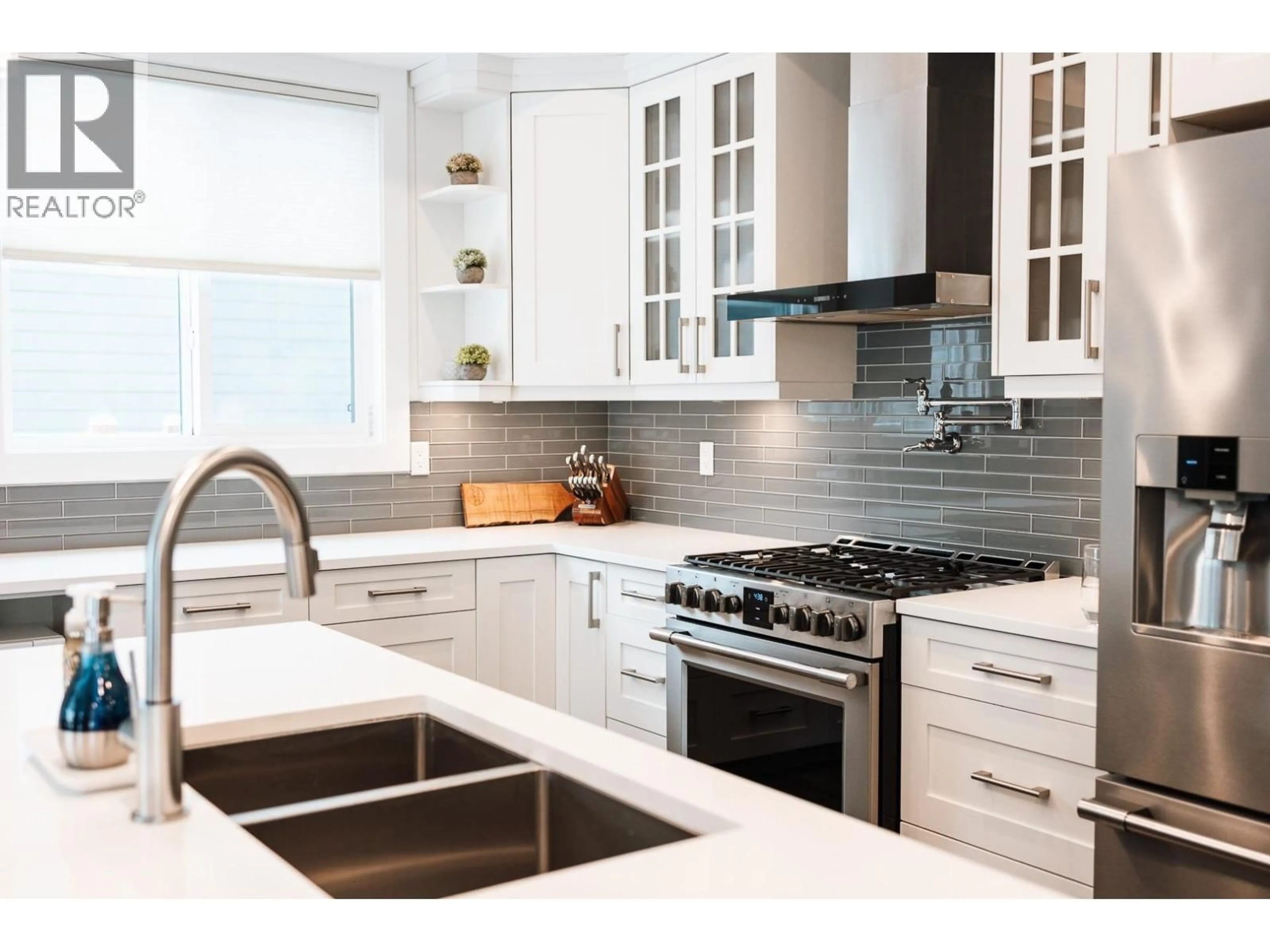 Contemporary kitchen, ceramic/tile floor for 3922 AREND DRIVE, Prince George British Columbia V2K0B1
