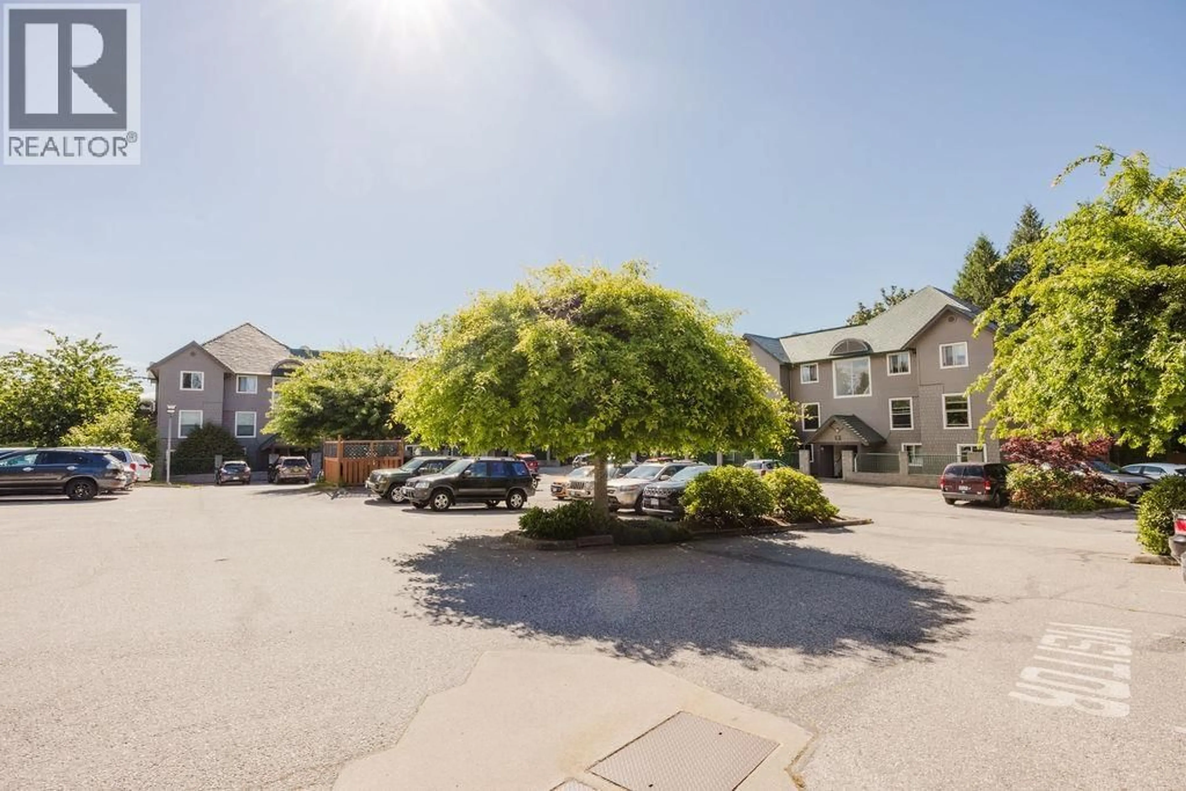 Patio, mountain view for 2 - 622 FARNHAM ROAD, Gibsons British Columbia V0N1V8