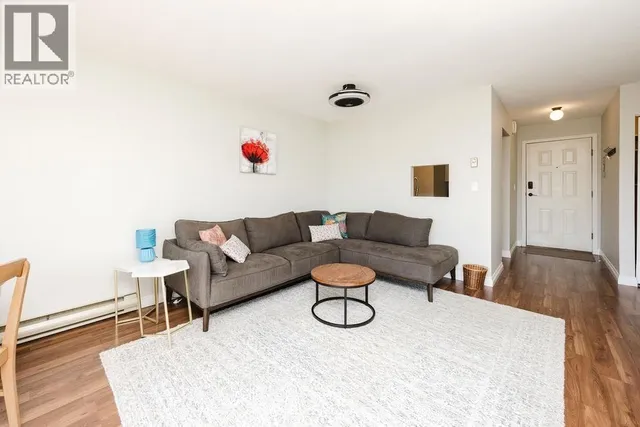 2 - 622 FARNHAM ROAD, Gibsons 3