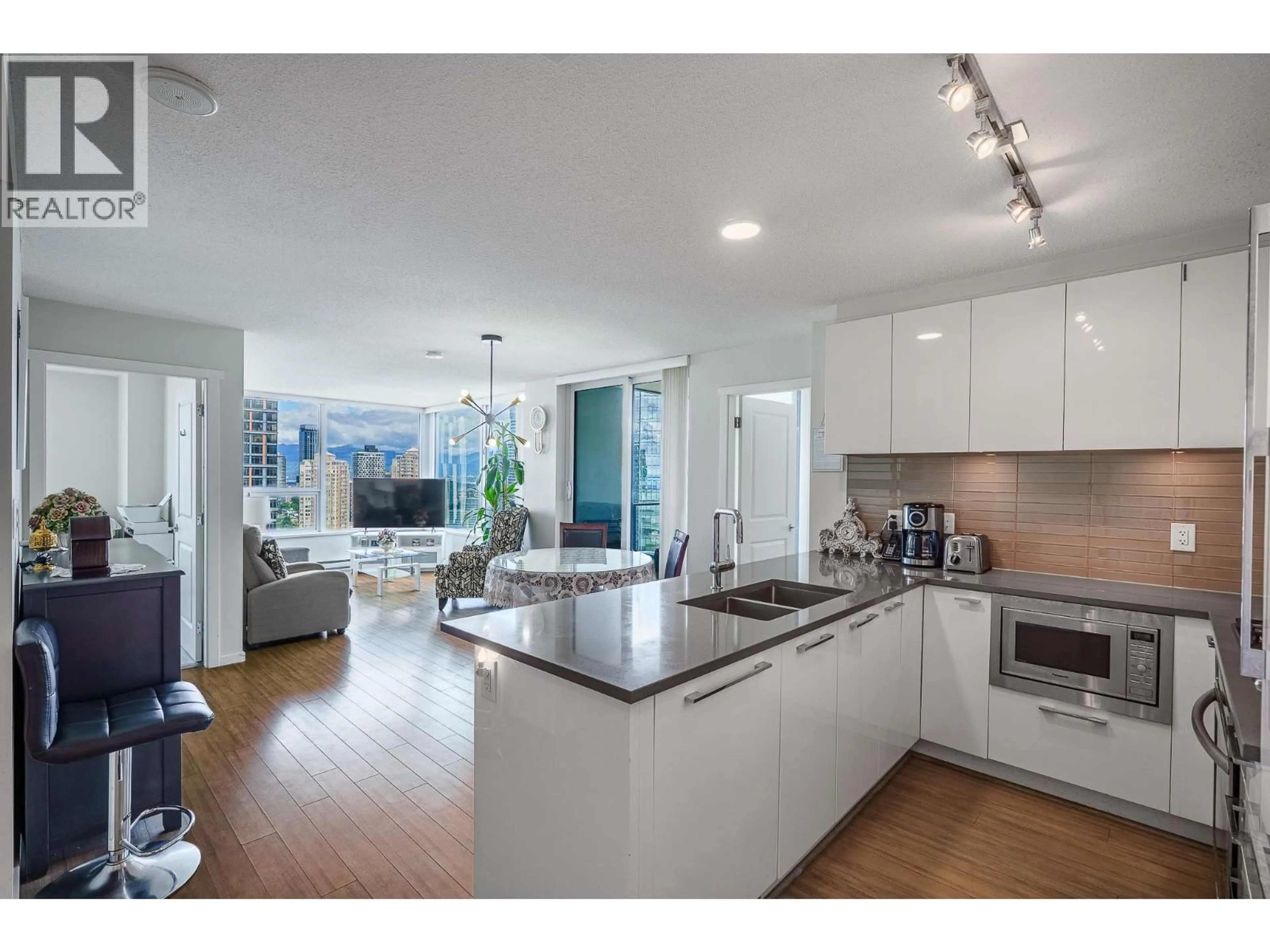 Open concept kitchen, unknown for 3007 - 6658 DOW AVENUE, Burnaby British Columbia V5H0C7