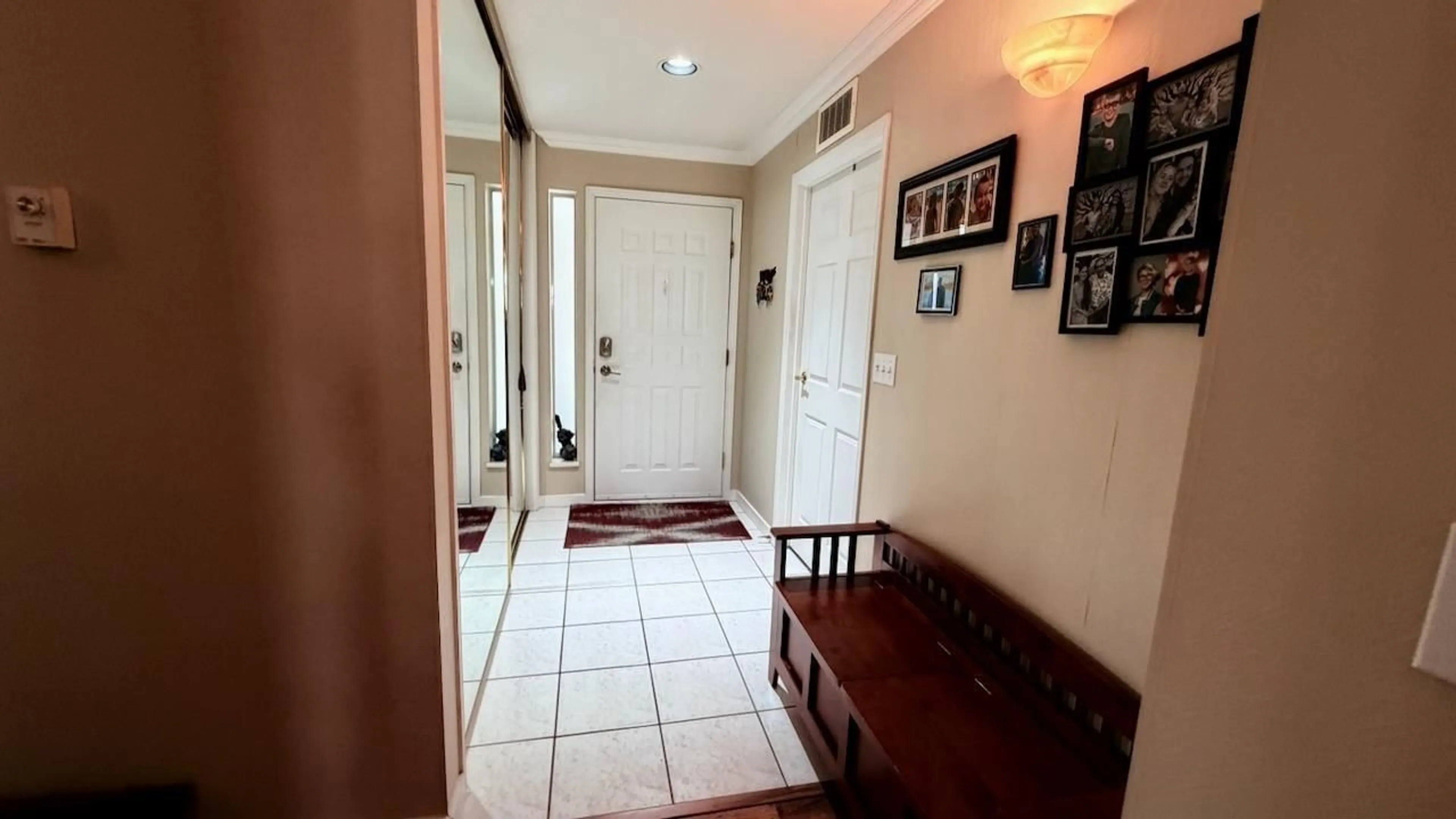 Indoor entryway for 153 - 6875 121 STREET, Surrey British Columbia V3W1C2