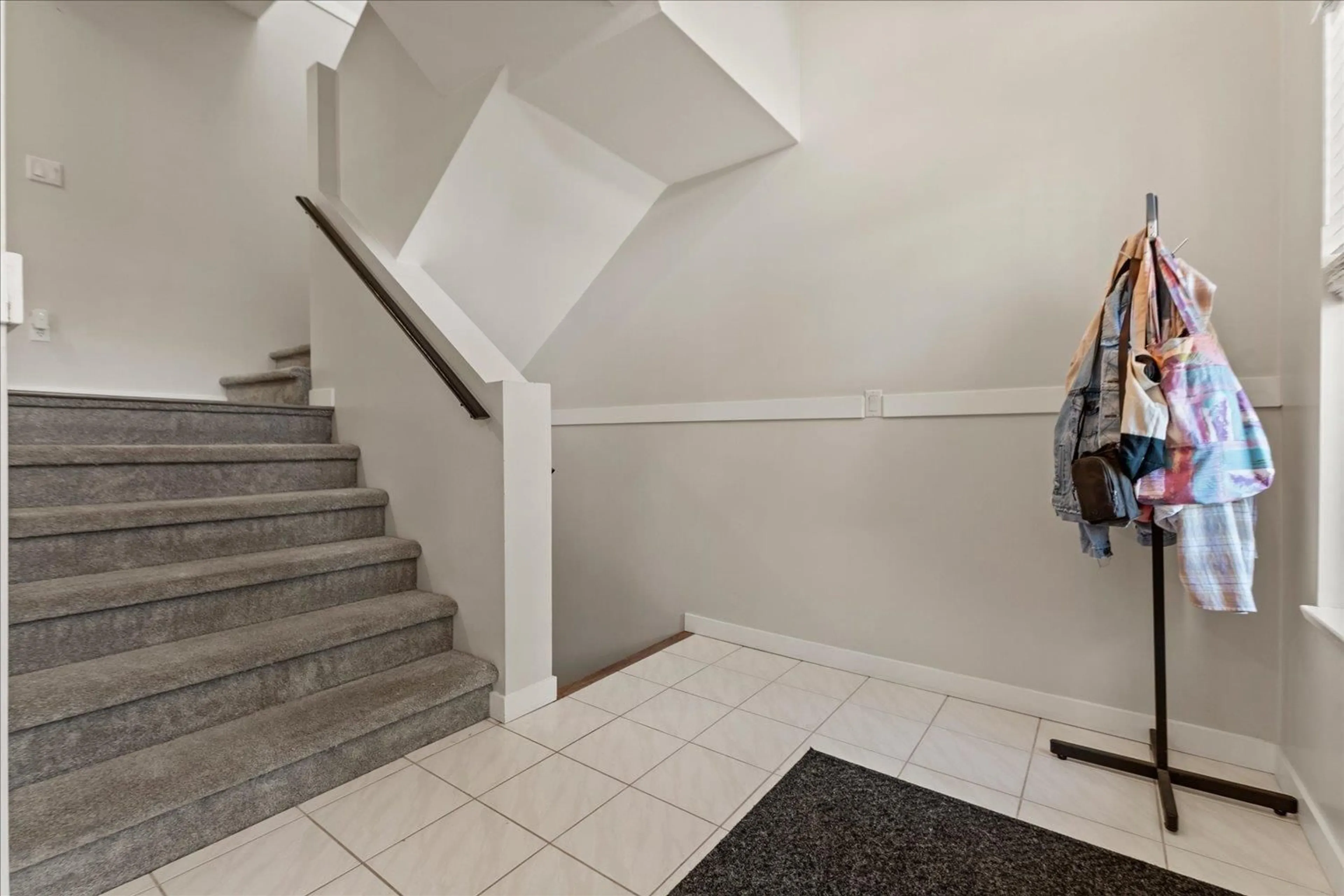 Stairs for 51 - 32339 7 AVENUE, Mission British Columbia V2V6T7