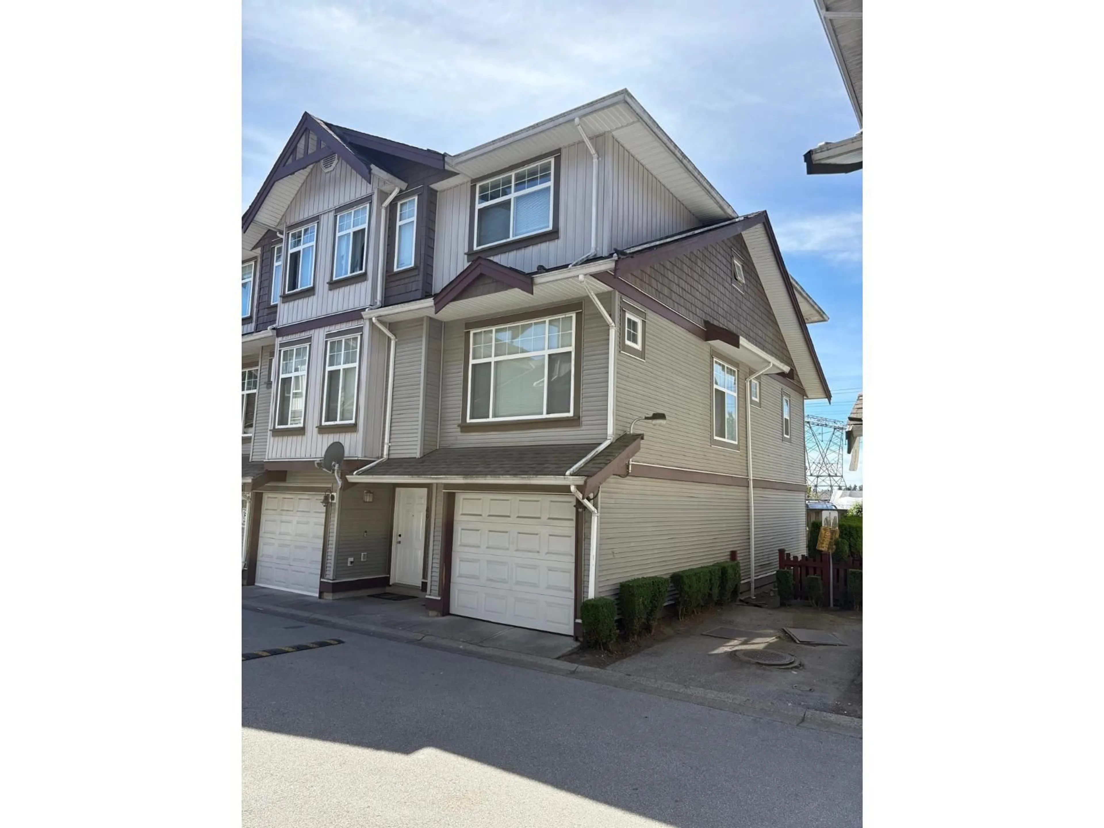 Unknown for 48 - 12585 72 AVENUE, Surrey British Columbia V3W1R9