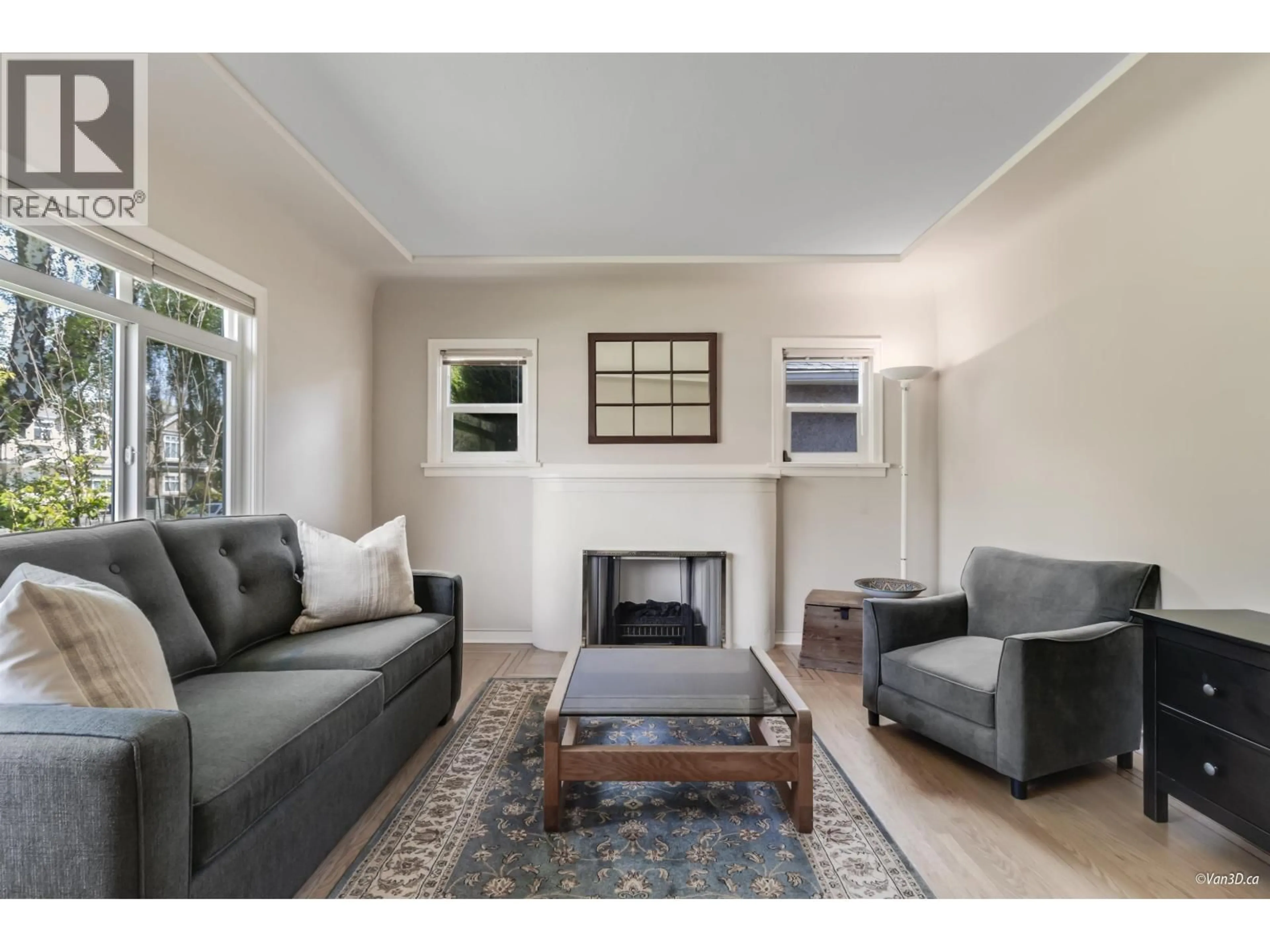 Living room with furniture, unknown for 4 46TH AVENUE, Vancouver British Columbia V5W1Z1