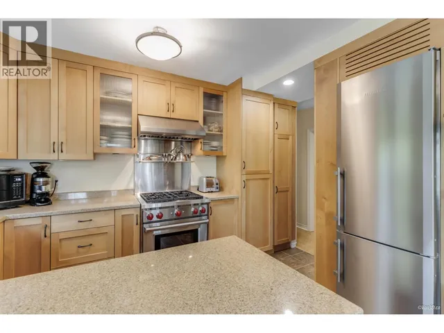 4 46TH AVENUE, Vancouver 3