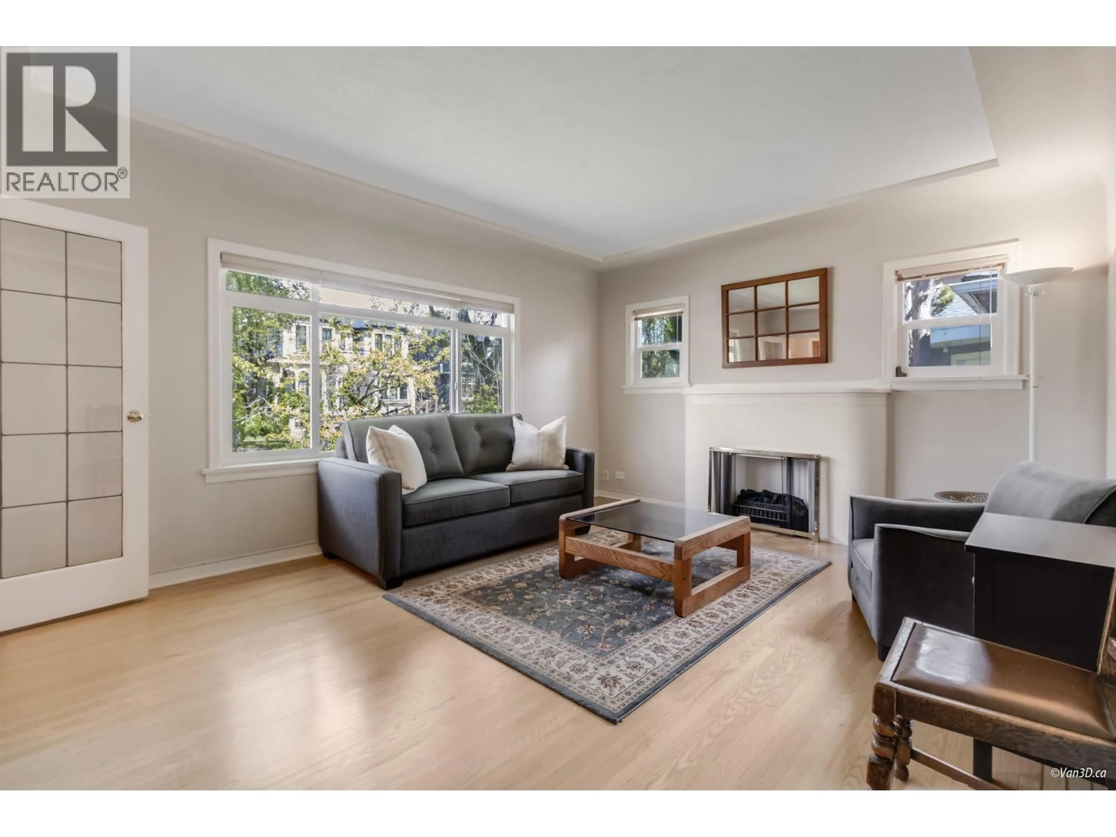 Living room with furniture, unknown for 4 46TH AVENUE, Vancouver British Columbia V5W1Z1