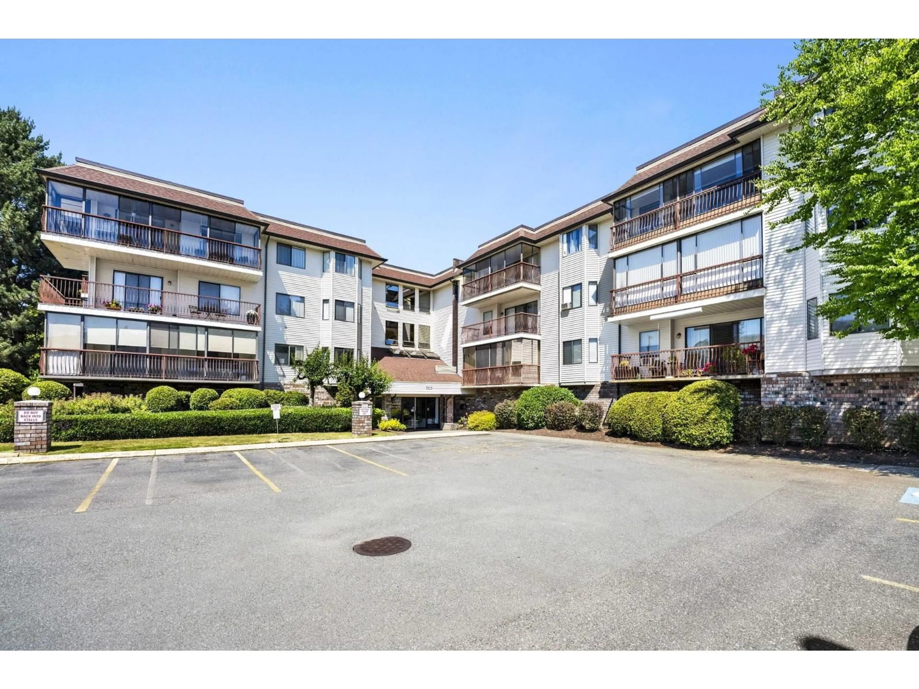 A pic from outside/outdoor area/front of a property/back of a property/a pic from drone, unknown for 306 - 2414 CHURCH STREET, Abbotsford British Columbia V2T3J7