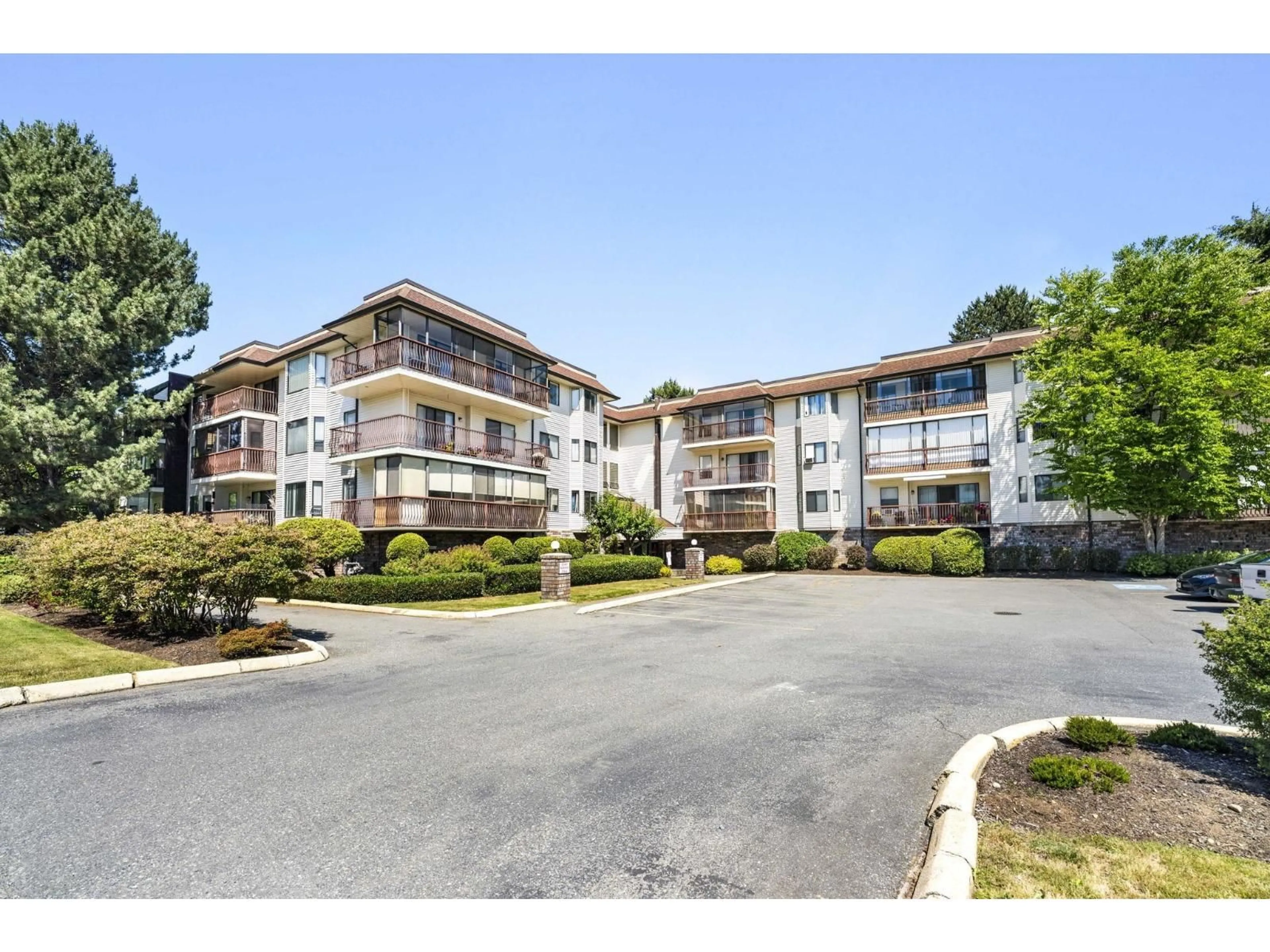 A pic from outside/outdoor area/front of a property/back of a property/a pic from drone, unknown for 306 - 2414 CHURCH STREET, Abbotsford British Columbia V2T3J7