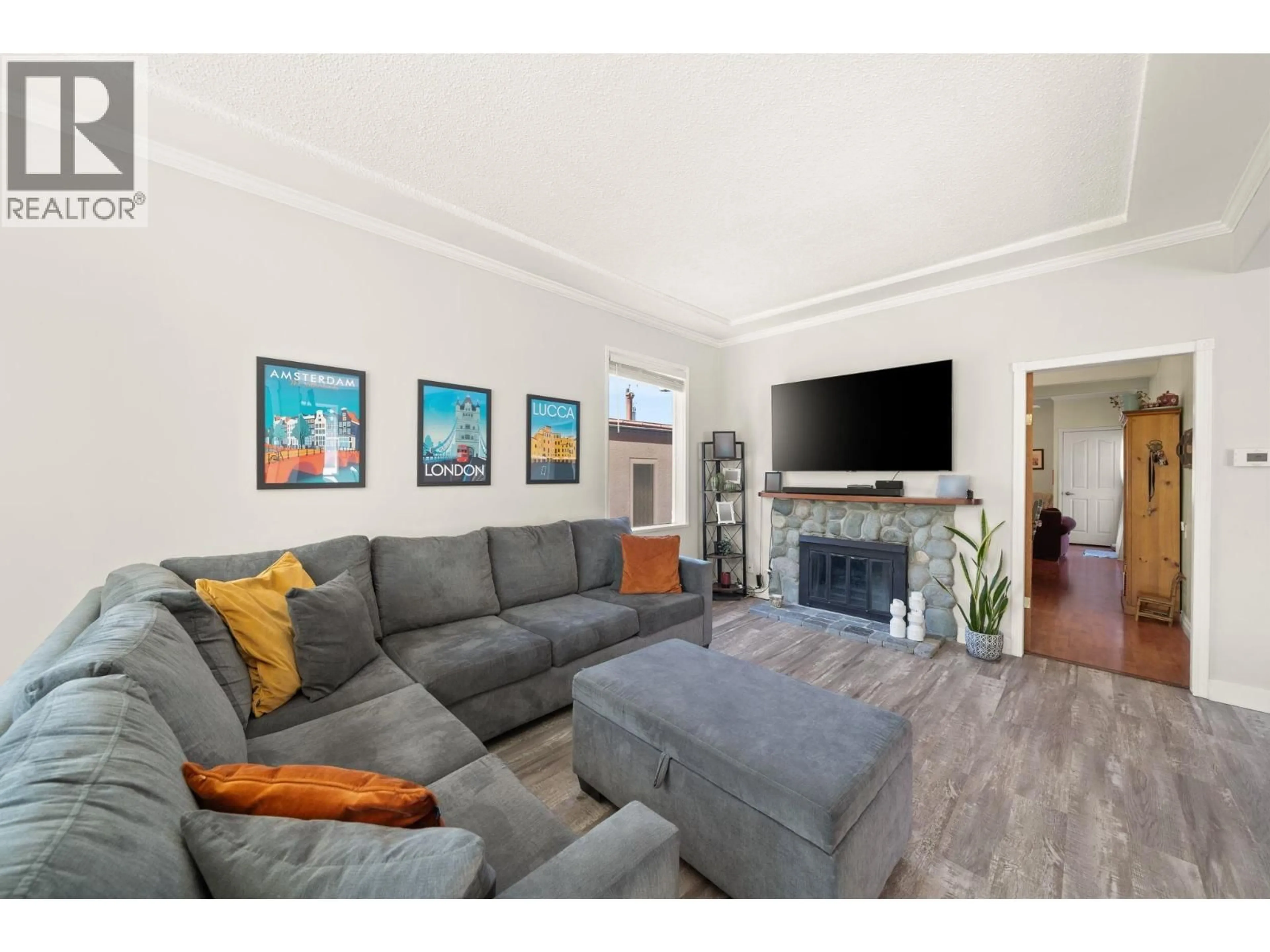 Living room with furniture, unknown for 5743 ST. MARGARETS STREET, Vancouver British Columbia V5R3H6