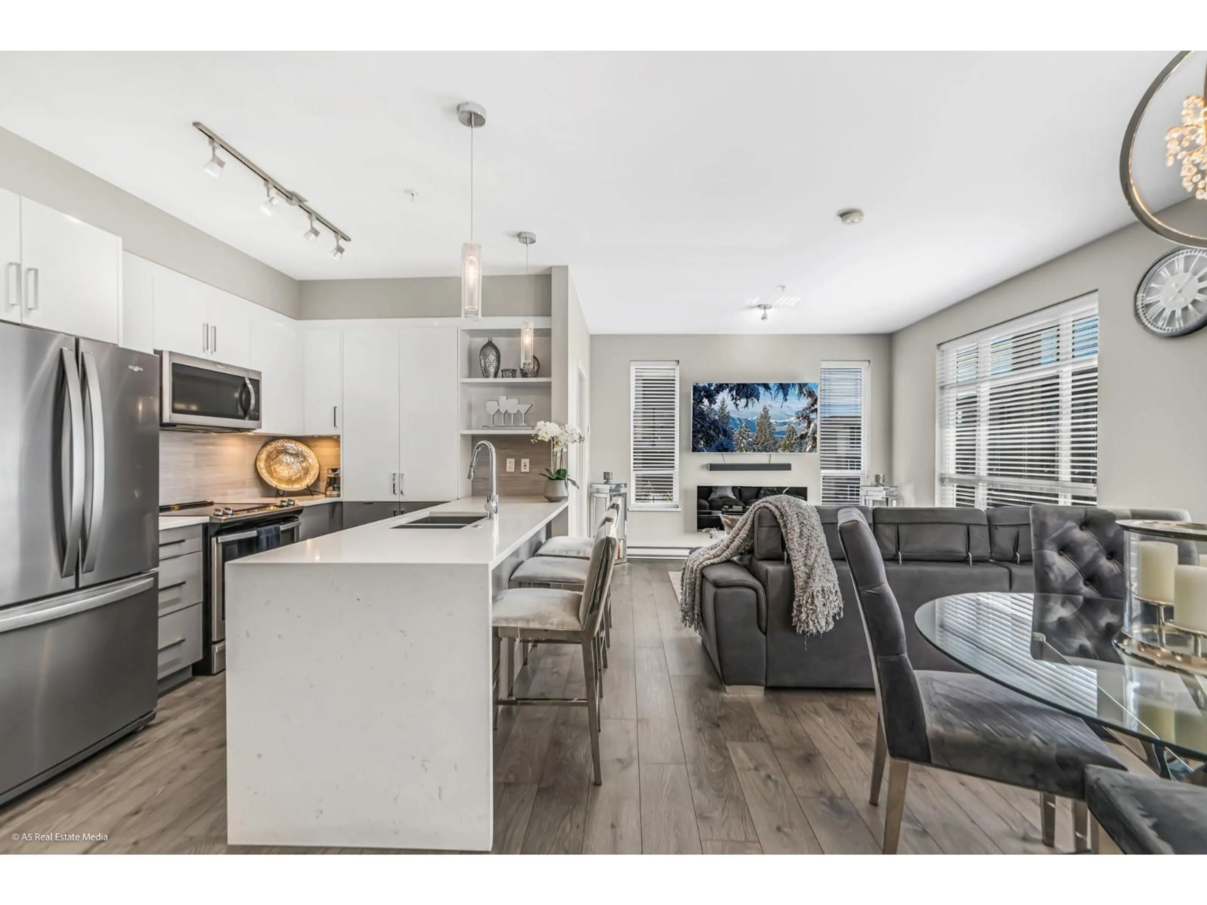 Open concept kitchen, unknown for D305 - 20211 66 AVENUE, Langley British Columbia V2Y0L4