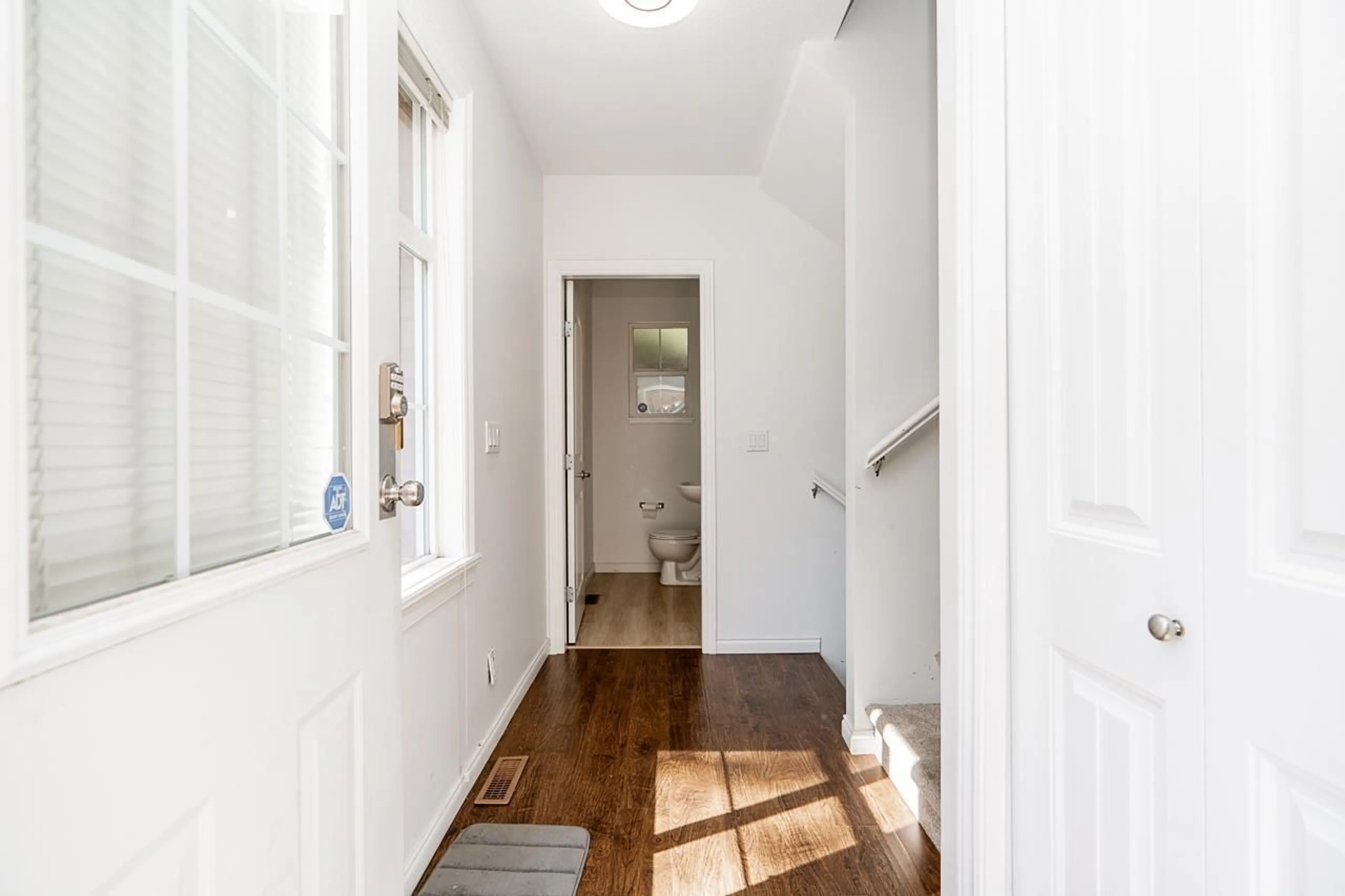 Indoor entryway for 56 - 7518 138 STREET, Surrey British Columbia V3W1S1