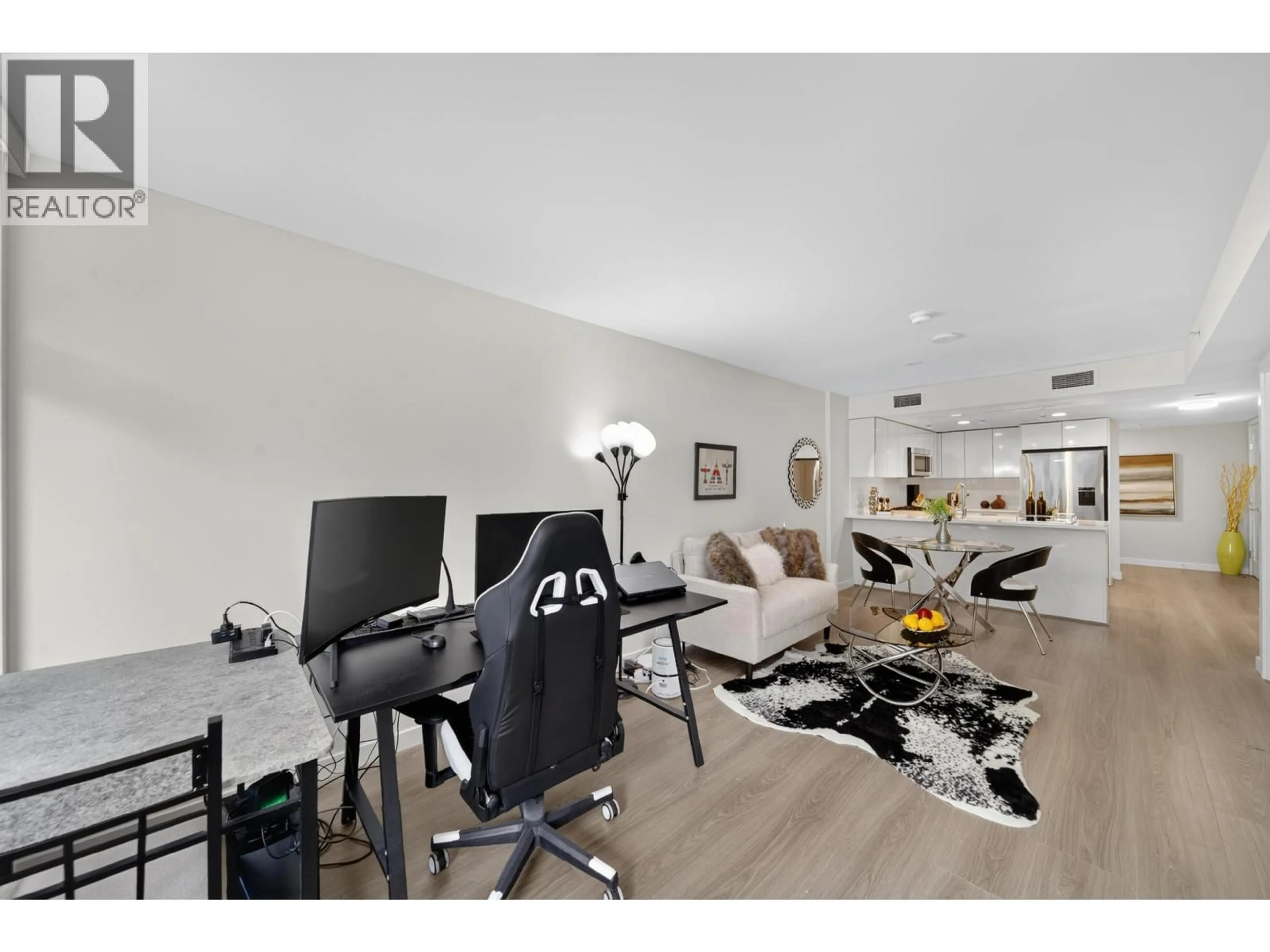 Living room with furniture, unknown for 507 - 8699 HAZELBRIDGE WAY, Richmond British Columbia V6X0T4