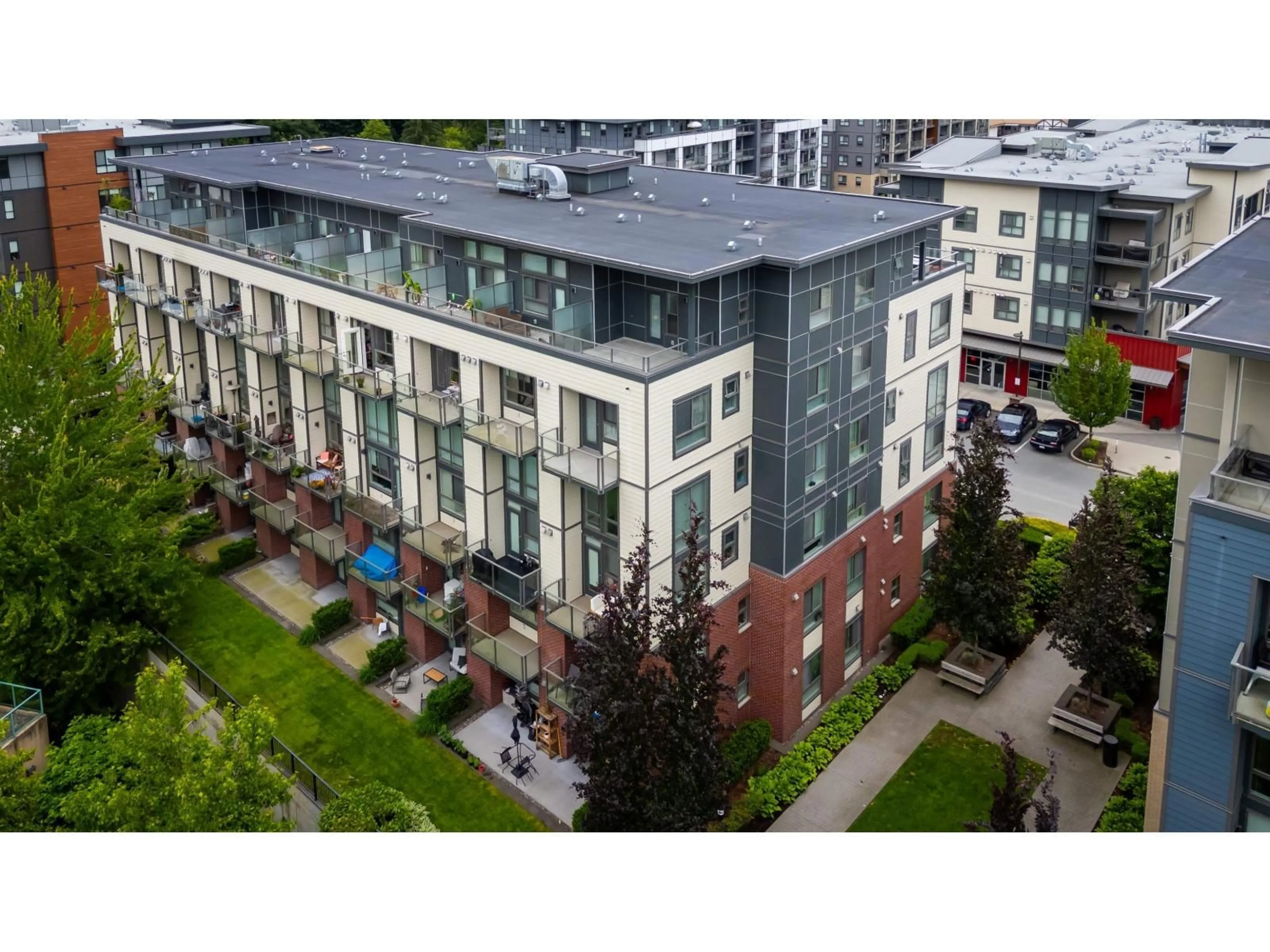 A pic from outside/outdoor area/front of a property/back of a property/a pic from drone, unknown for 504 - 3080 GLADWIN ROAD, Abbotsford British Columbia V2T0G3