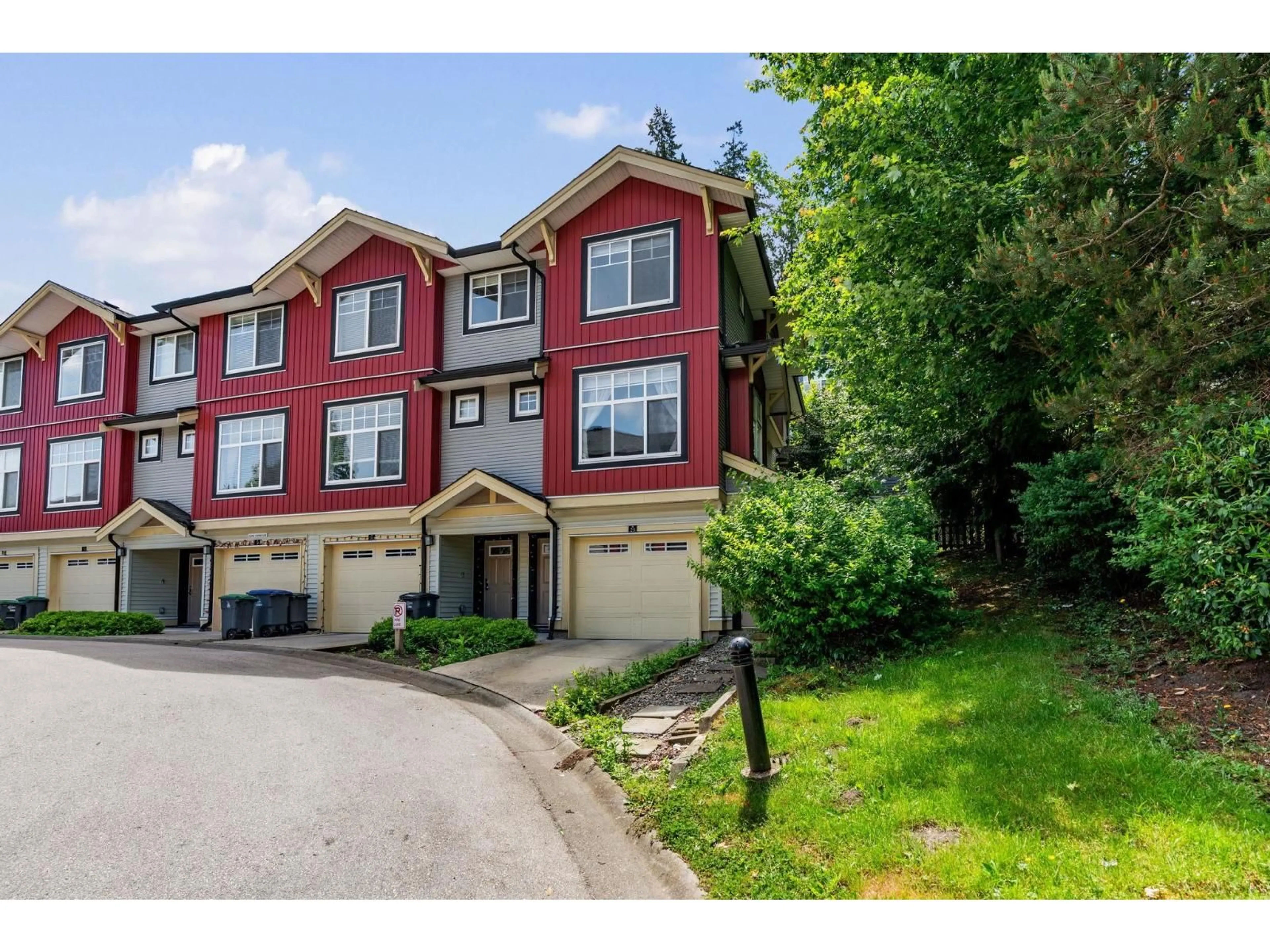 A pic from outside/outdoor area/front of a property/back of a property/a pic from drone, unknown for 25 - 13886 62 AVENUE, Surrey British Columbia V3X0G2