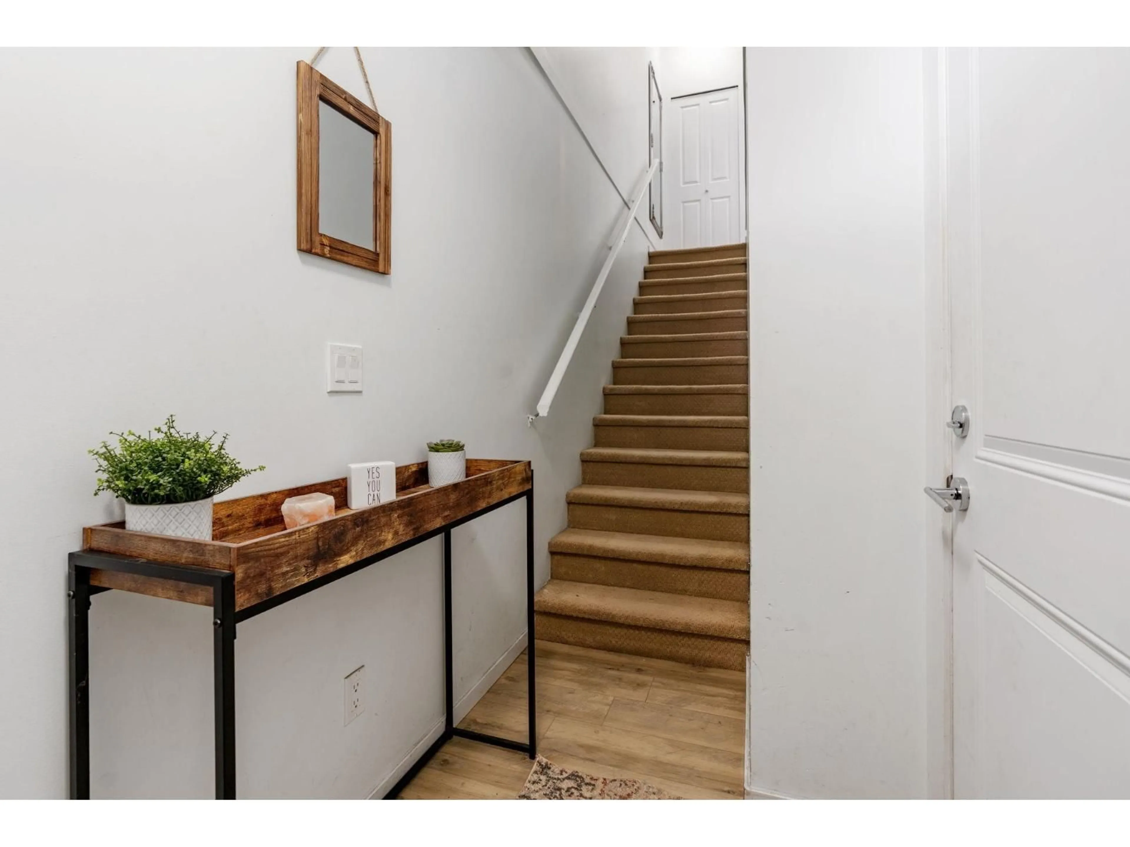 Indoor entryway for 25 - 13886 62 AVENUE, Surrey British Columbia V3X0G2