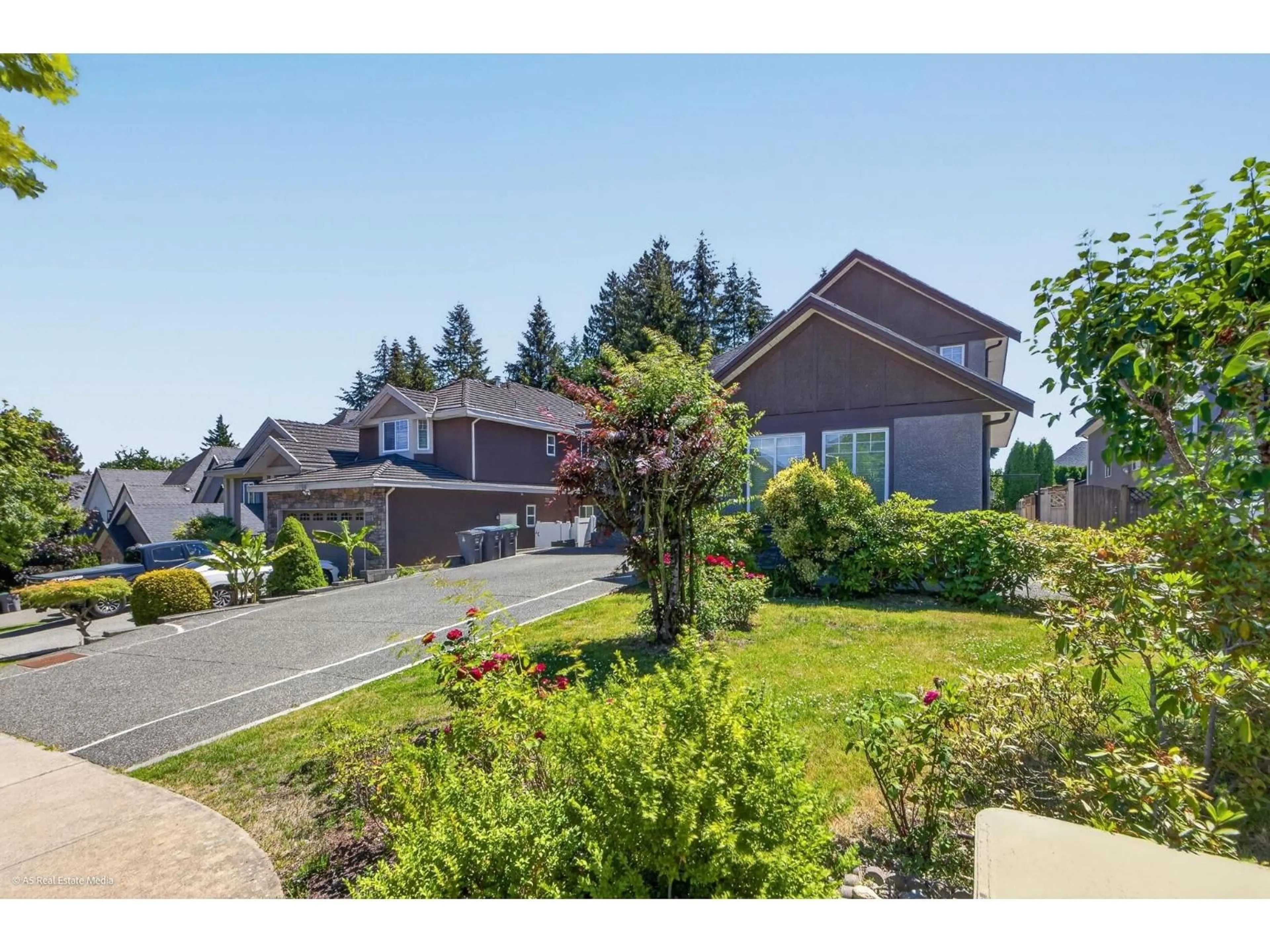 A pic from outside/outdoor area/front of a property/back of a property/a pic from drone, street for 16758 86 AVENUE, Surrey British Columbia V4N5N4