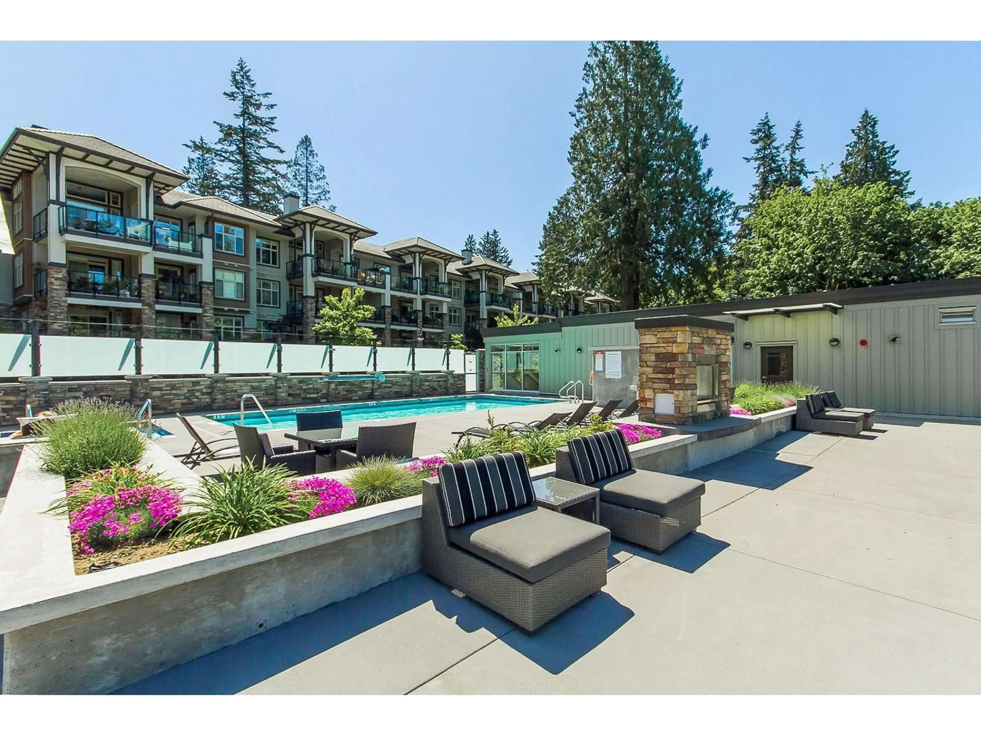 Patio, water/lake/river/ocean view for 111 - 15145 36 AVENUE, Surrey British Columbia V3Z4R3