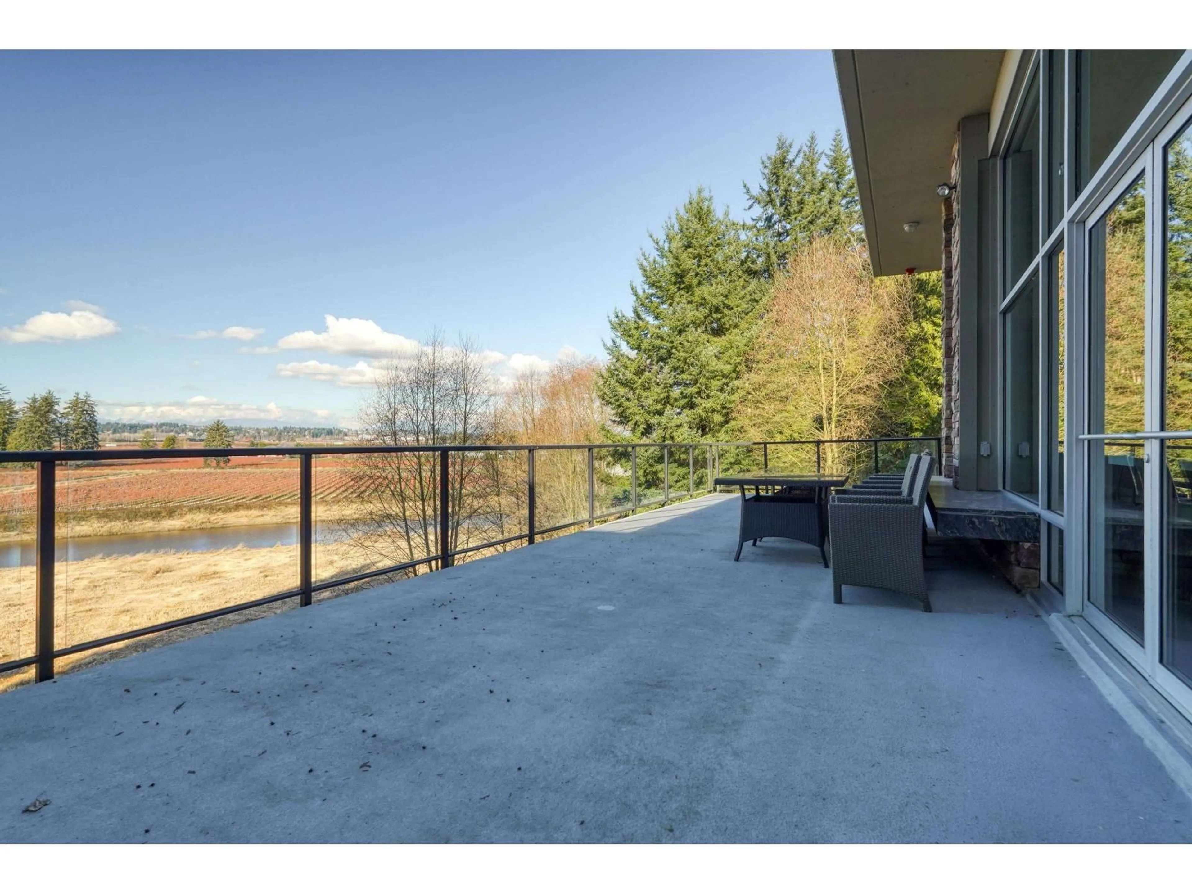 Patio, water/lake/river/ocean view for 111 - 15145 36 AVENUE, Surrey British Columbia V3Z4R3