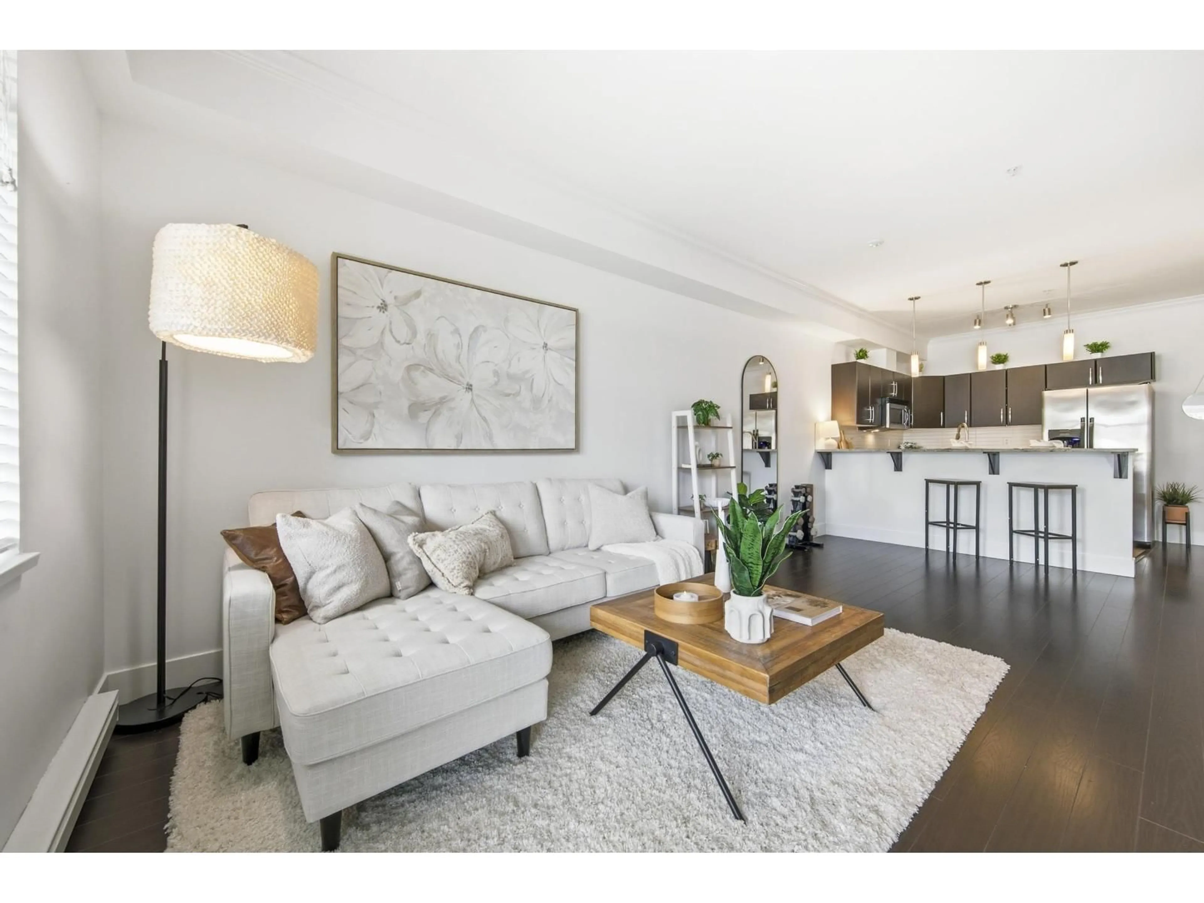 Living room with furniture, unknown for 216 - 2632 PAULINE STREET, Abbotsford British Columbia V2S0C9