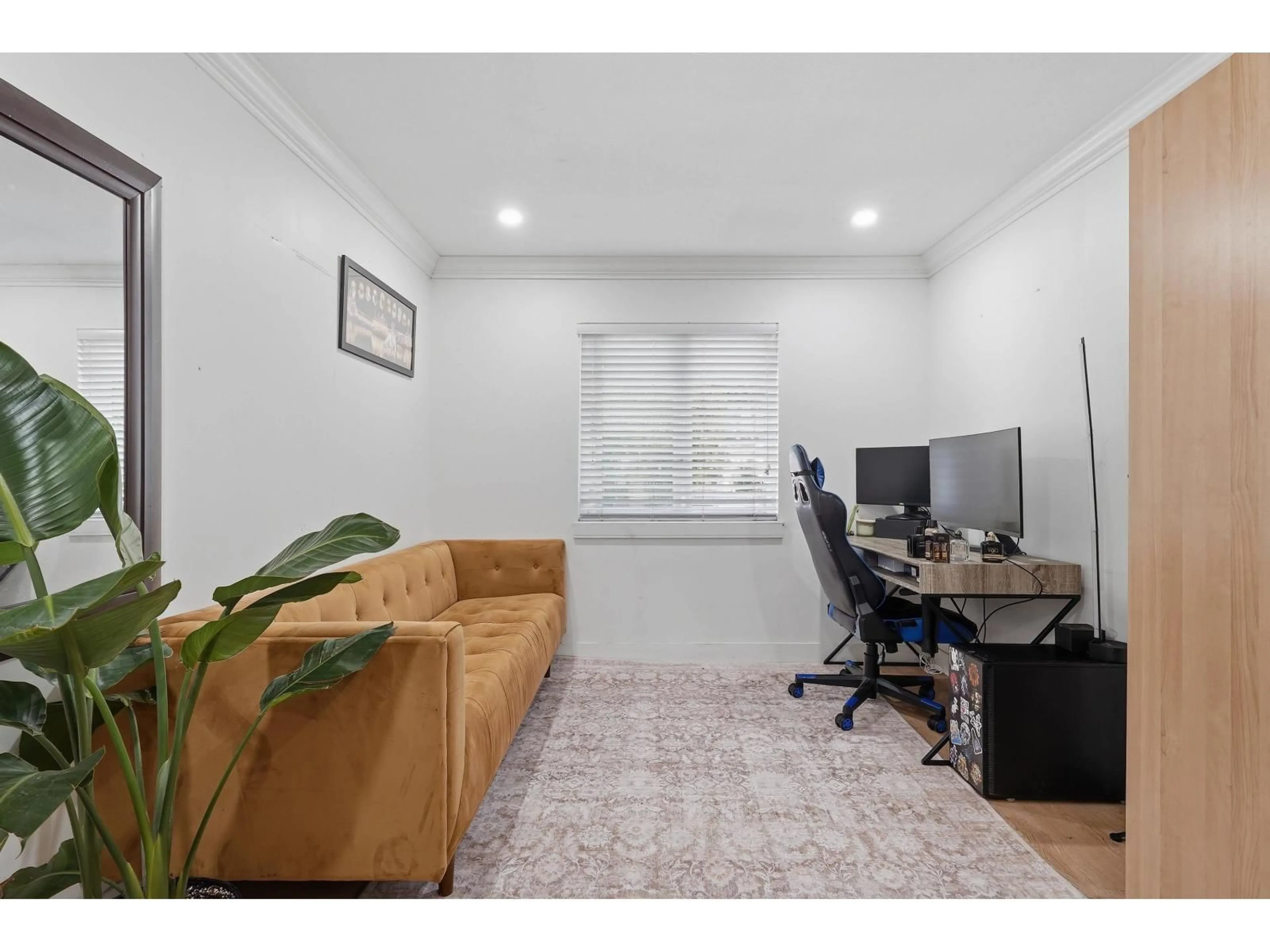 A pic of a room for 8581 152 STREET, Surrey British Columbia V3S3M9