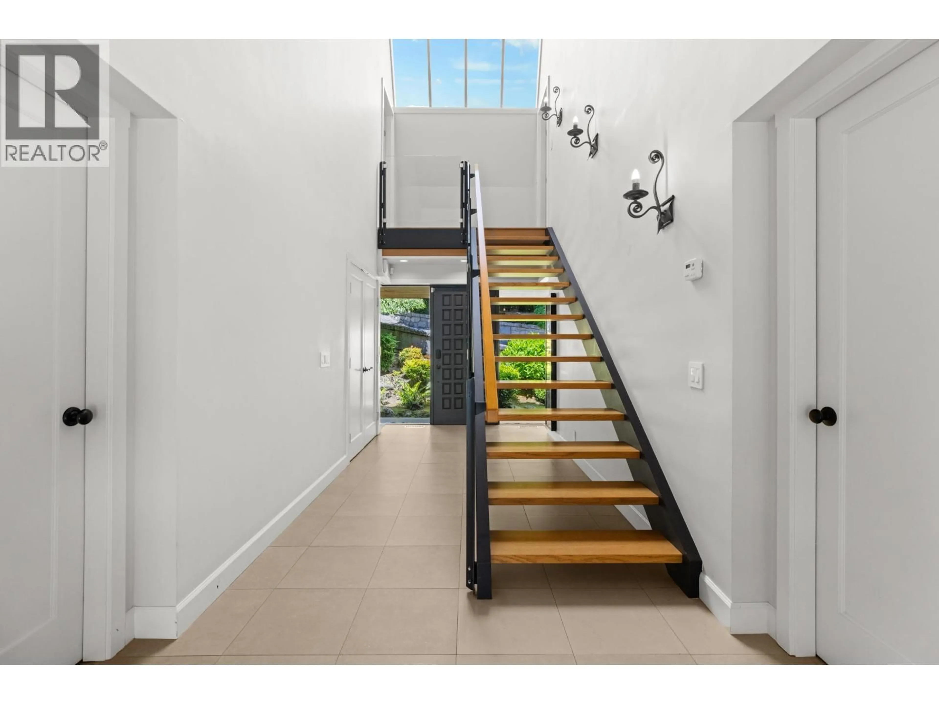Unknown for 2370 QUEENS AVENUE, West Vancouver British Columbia V7V2Y6