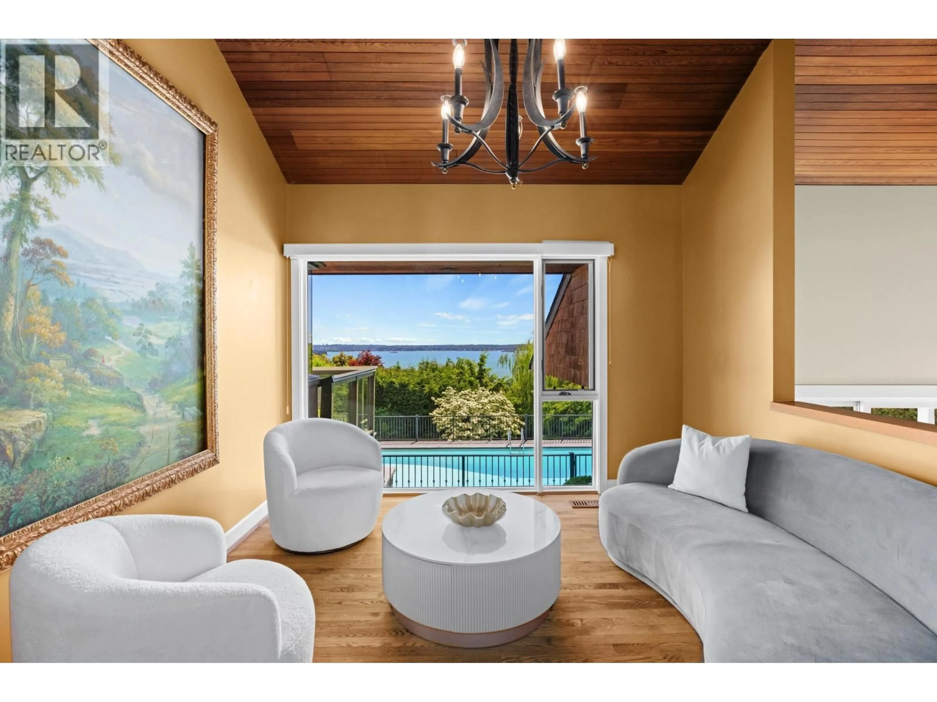 Living room with furniture, unknown for 2370 QUEENS AVENUE, West Vancouver British Columbia V7V2Y6