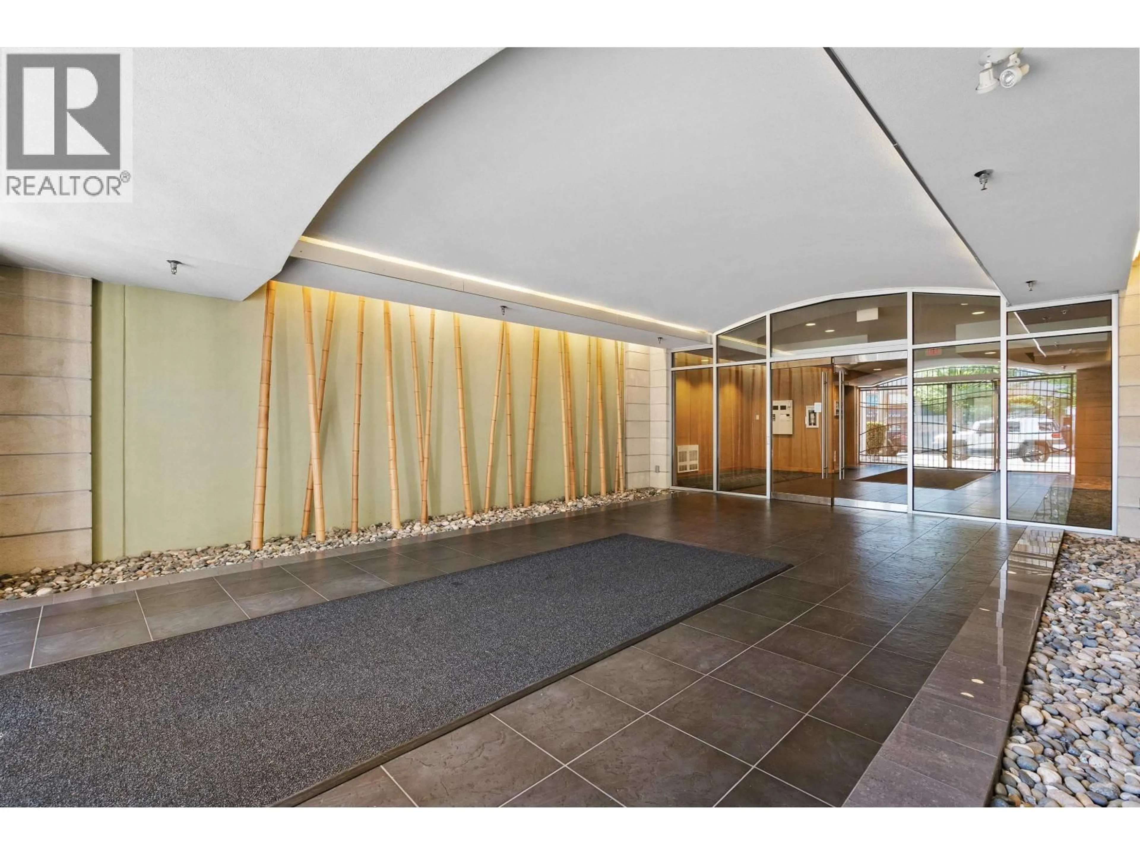 Indoor foyer for 301 - 122 3RD STREET, North Vancouver British Columbia V7L1E6
