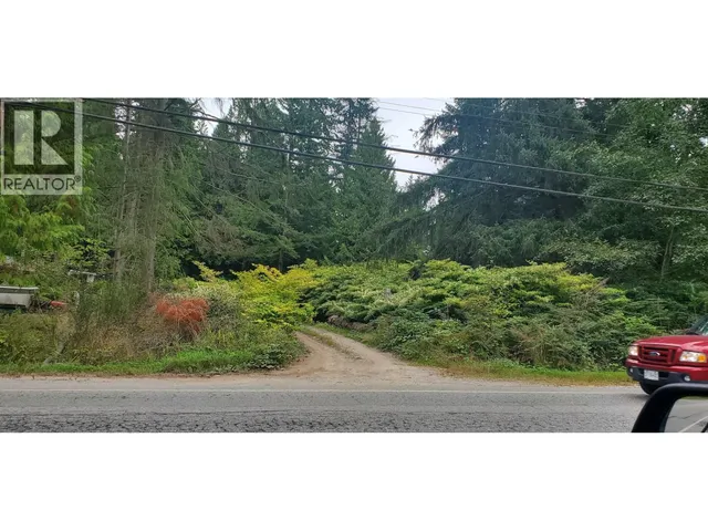 464 PRATT ROAD, Gibsons 3