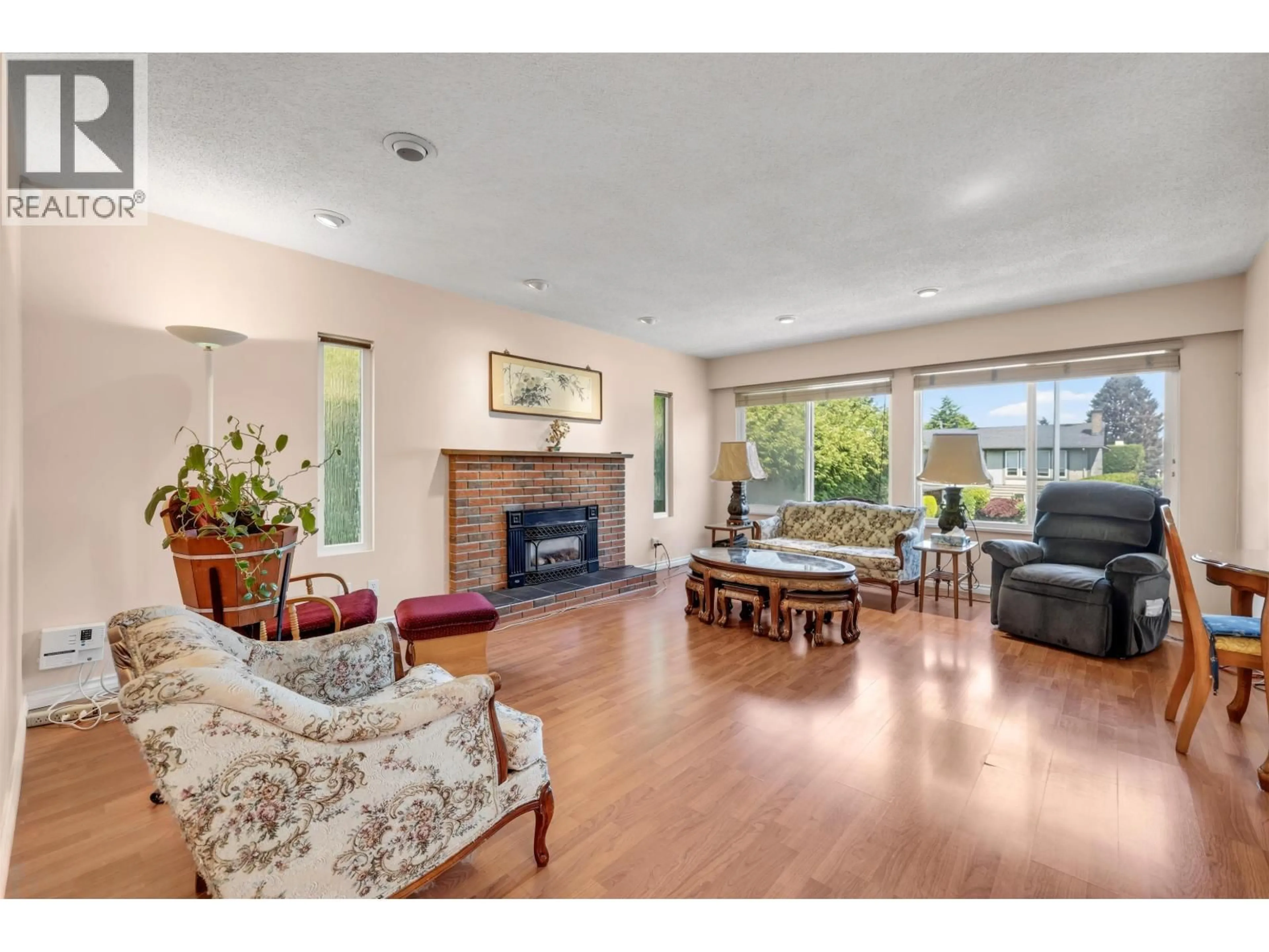 Living room with furniture, unknown for 11580 SEAHURST ROAD, Richmond British Columbia V7A3P2