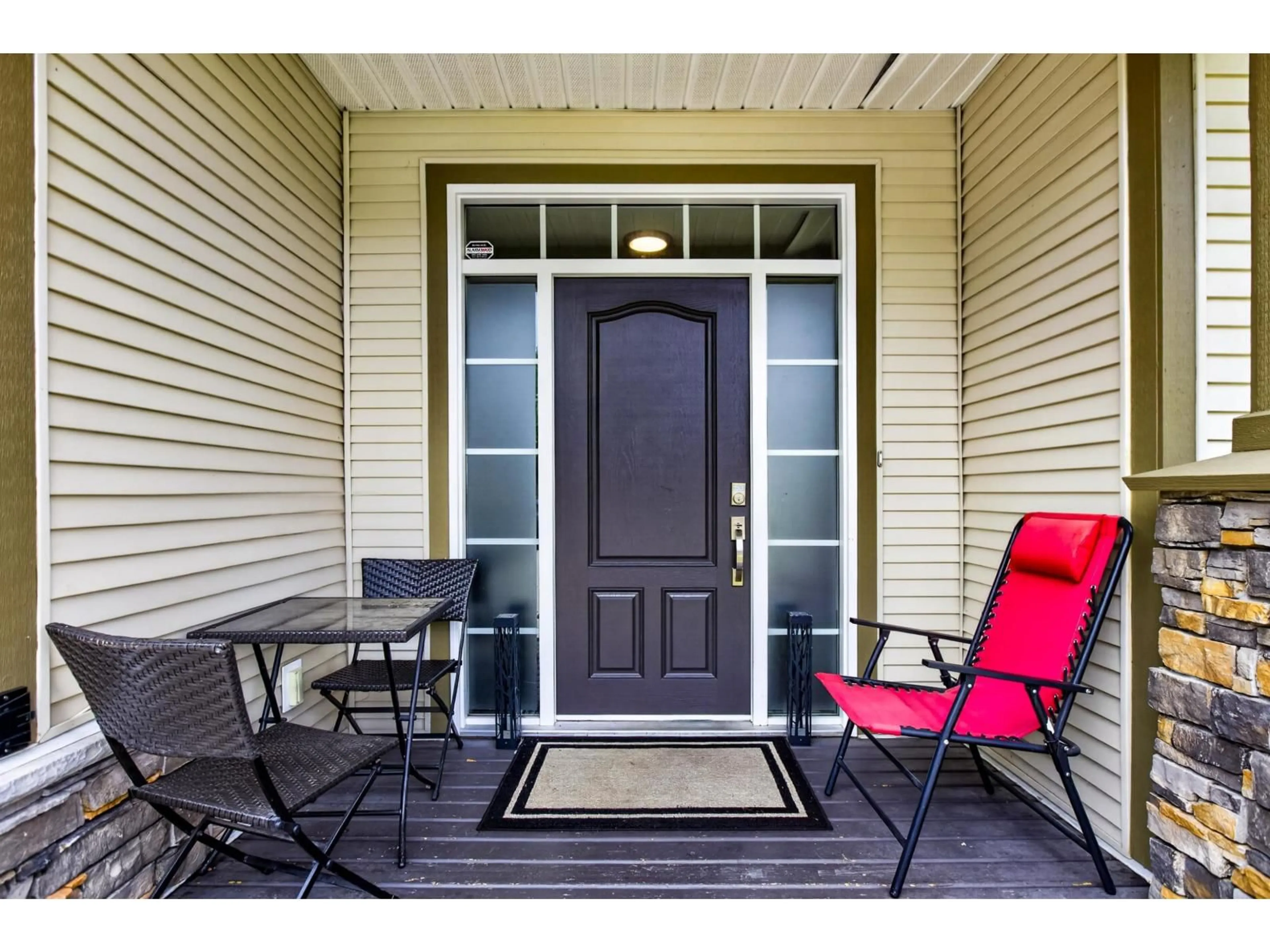Indoor entryway for 4330 BLAUSON BOULEVARD, Abbotsford British Columbia V3G3C5