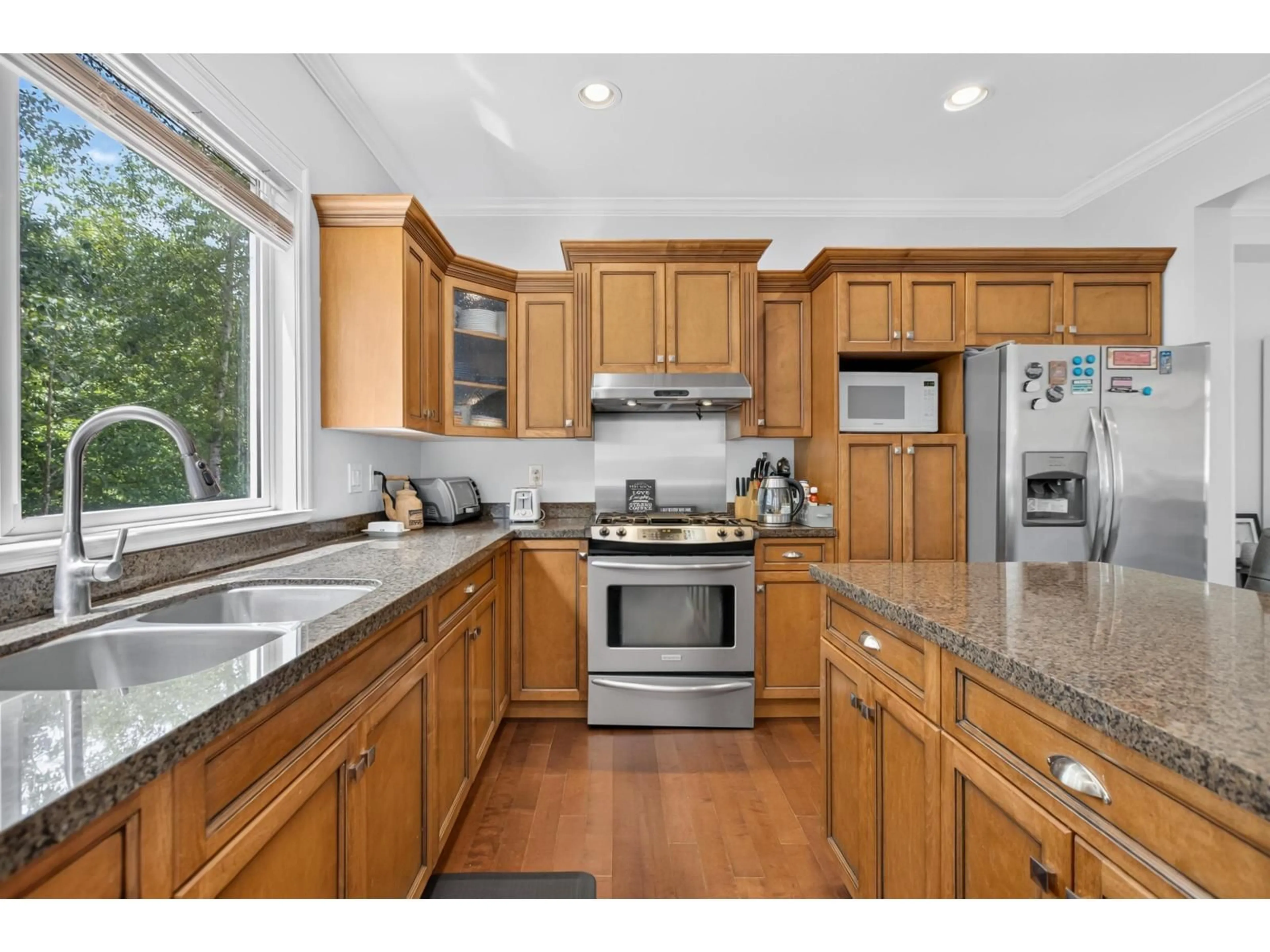 Open concept kitchen, unknown for 4330 BLAUSON BOULEVARD, Abbotsford British Columbia V3G3C5