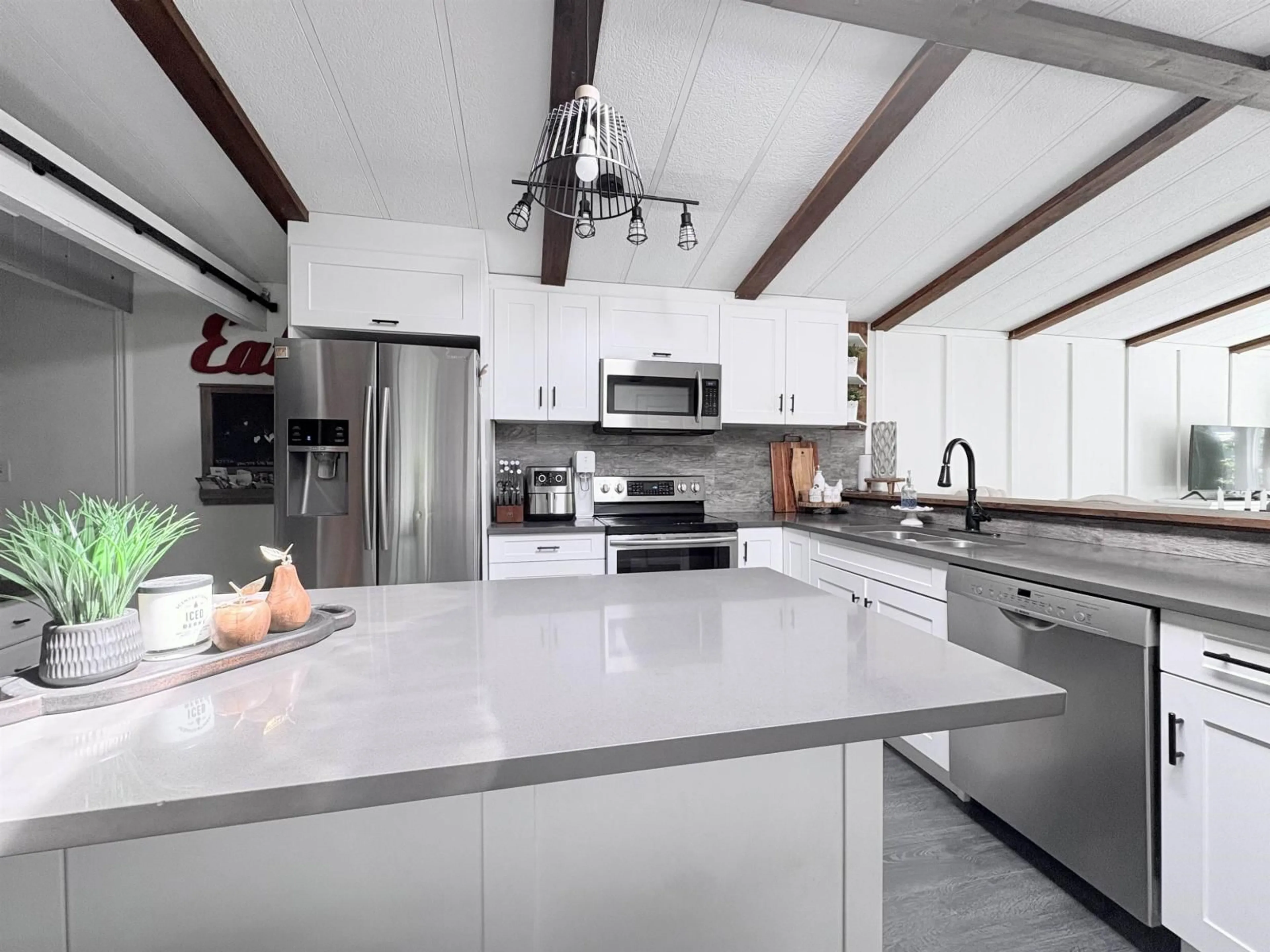 Contemporary kitchen, unknown for 25 - 2315 198 STREET, Langley British Columbia V2Z1Z1