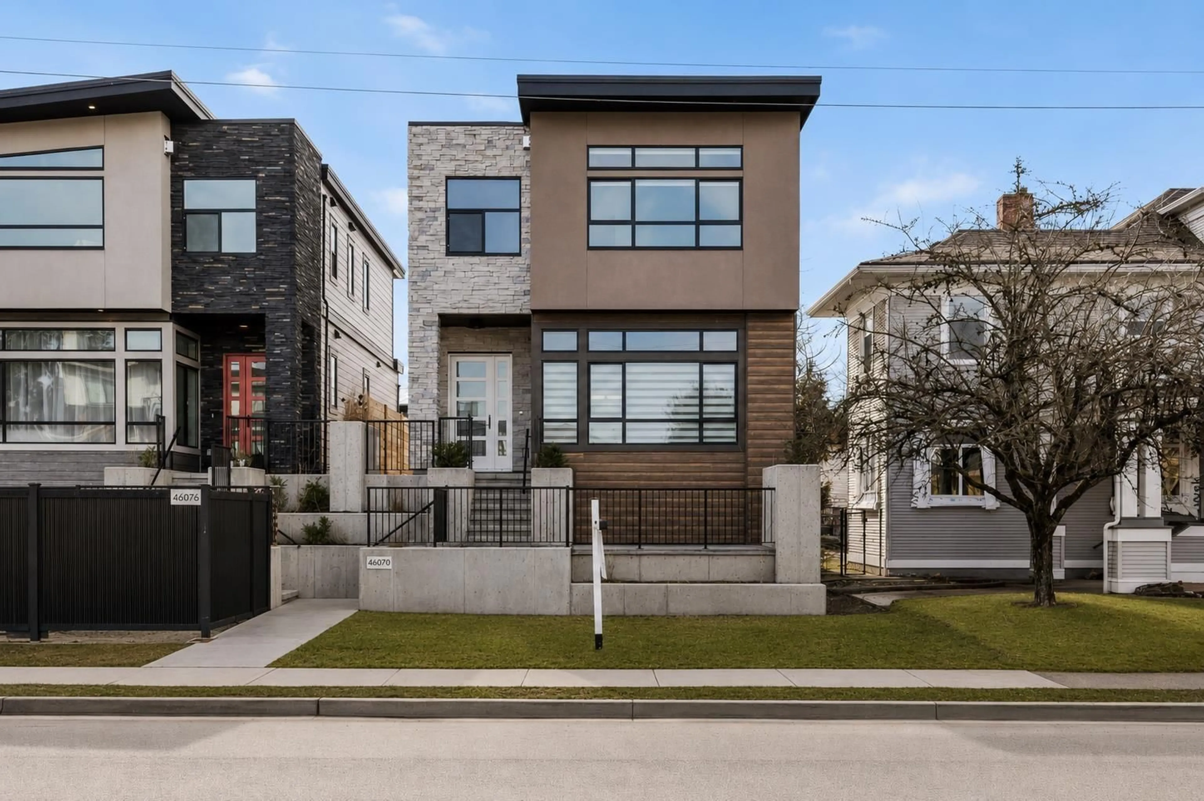 Home with brick exterior material, street for 46070 FIRST AVENUE, Chilliwack British Columbia V2P1W1