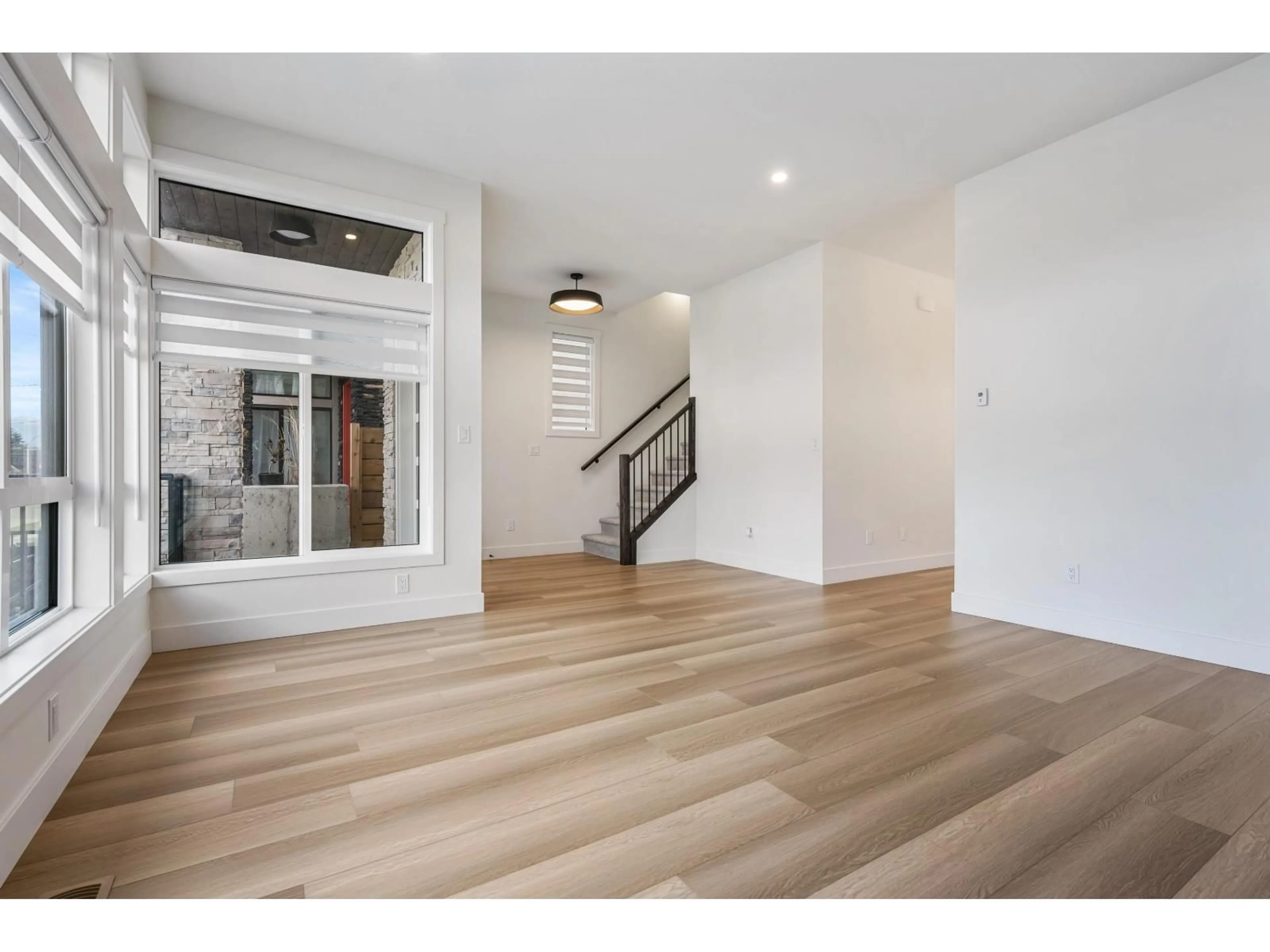 Indoor entryway for 46070 FIRST AVENUE, Chilliwack British Columbia V2P1W1