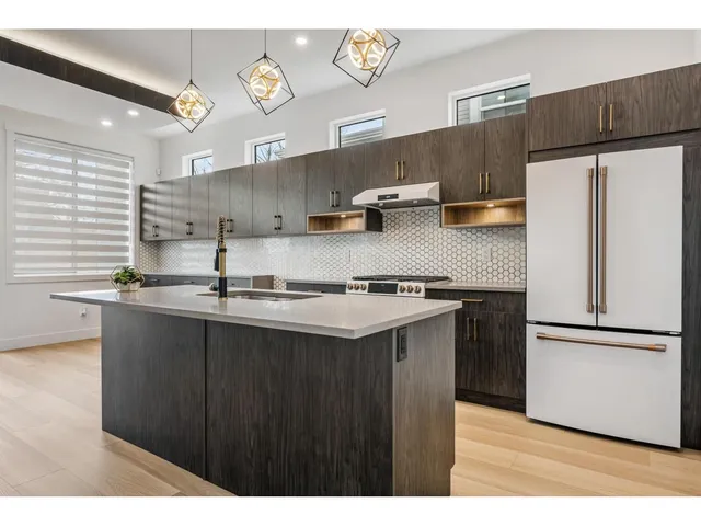 46070 FIRST AVENUE, Chilliwack 5