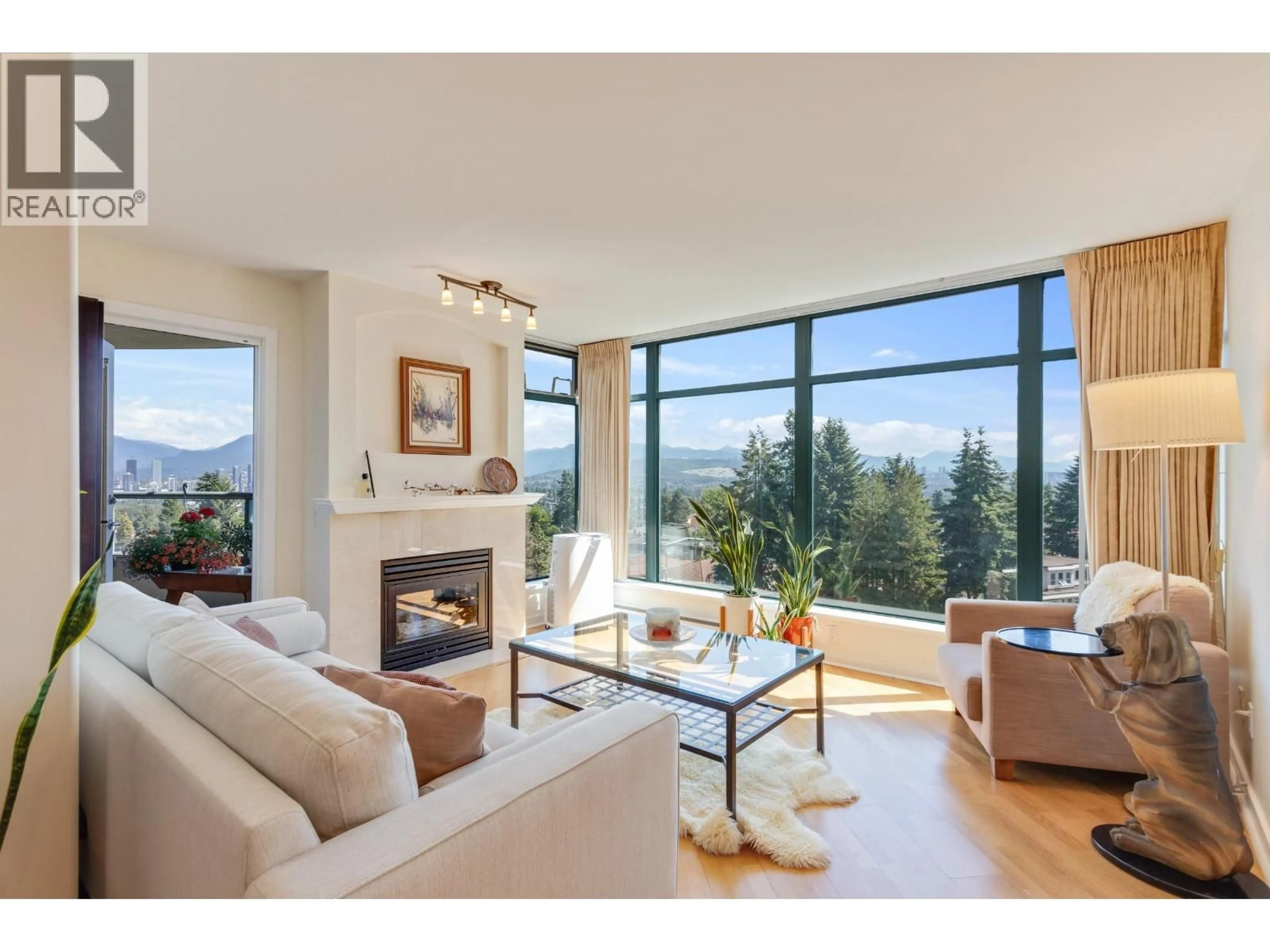 Living room with furniture, unknown for 906 - 4567 HAZEL STREET, Burnaby British Columbia V5H4V4