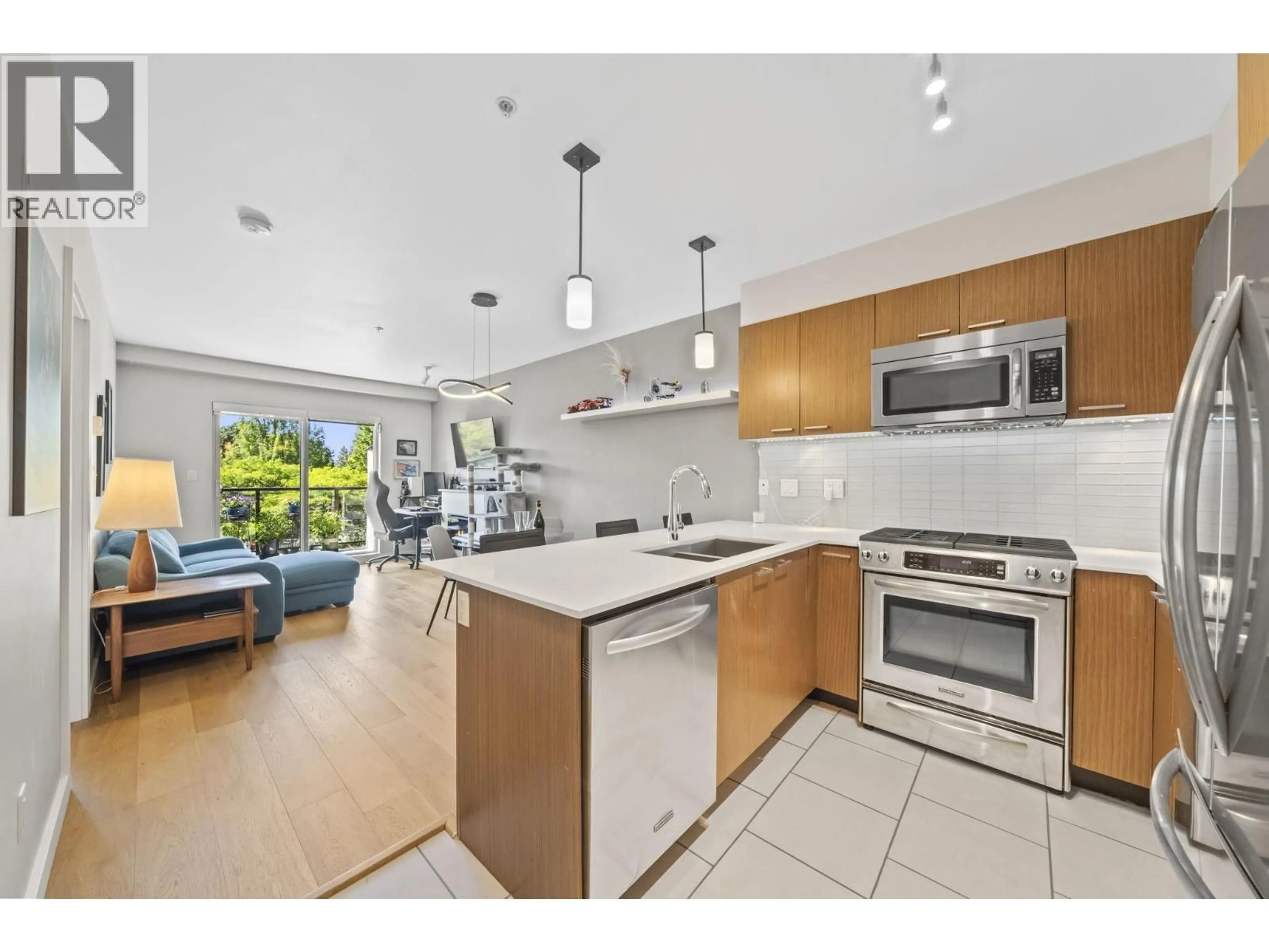 Open concept kitchen, unknown for 324 - 1330 MARINE DRIVE, North Vancouver British Columbia V7P1T4