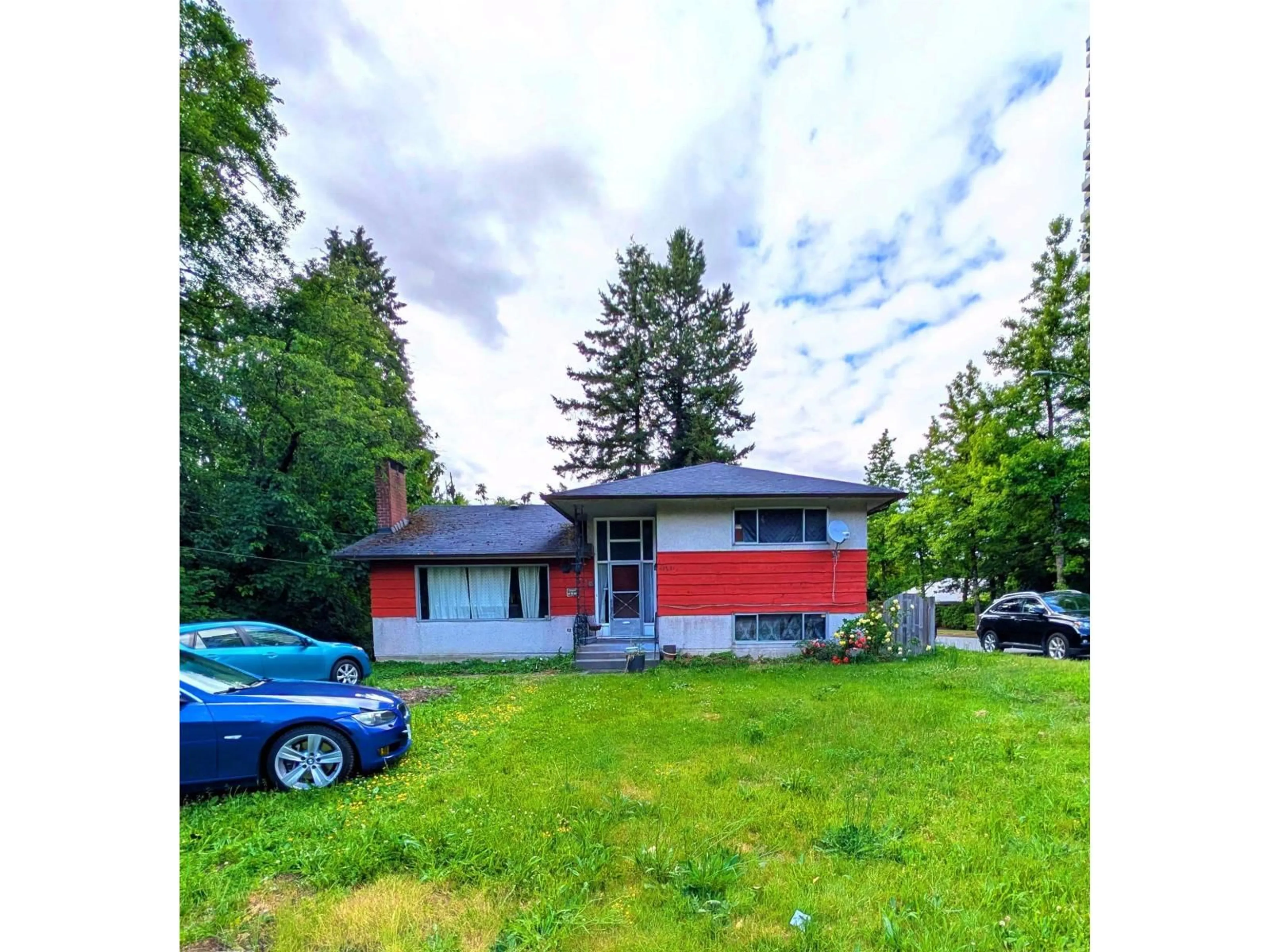 A pic from outside/outdoor area/front of a property/back of a property/a pic from drone, unknown for 13321 108 AVENUE, Surrey British Columbia V3T2J7