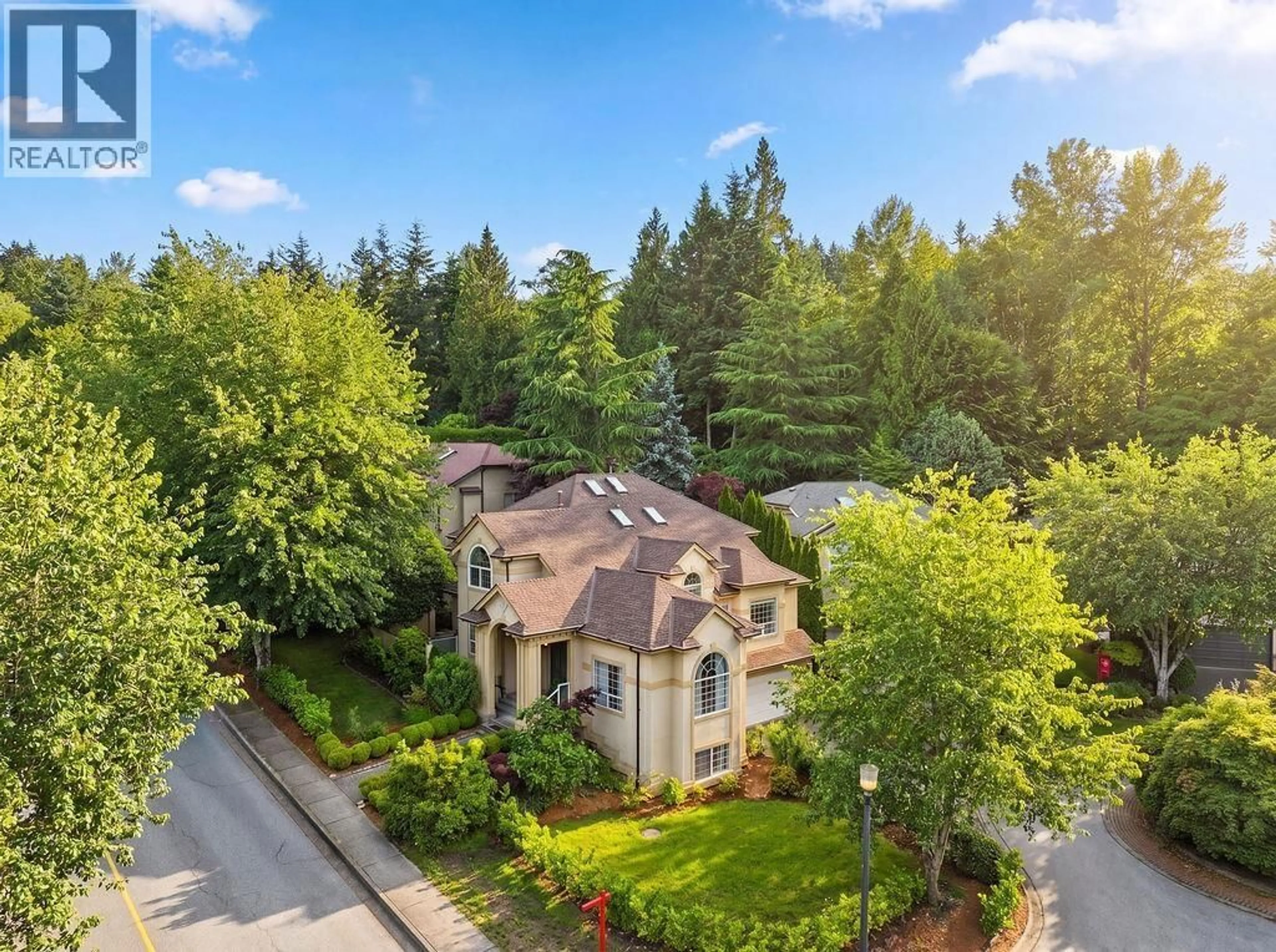 A pic from outside/outdoor area/front of a property/back of a property/a pic from drone, street for 116 PARKSIDE DRIVE, Port Moody British Columbia V3H4W8