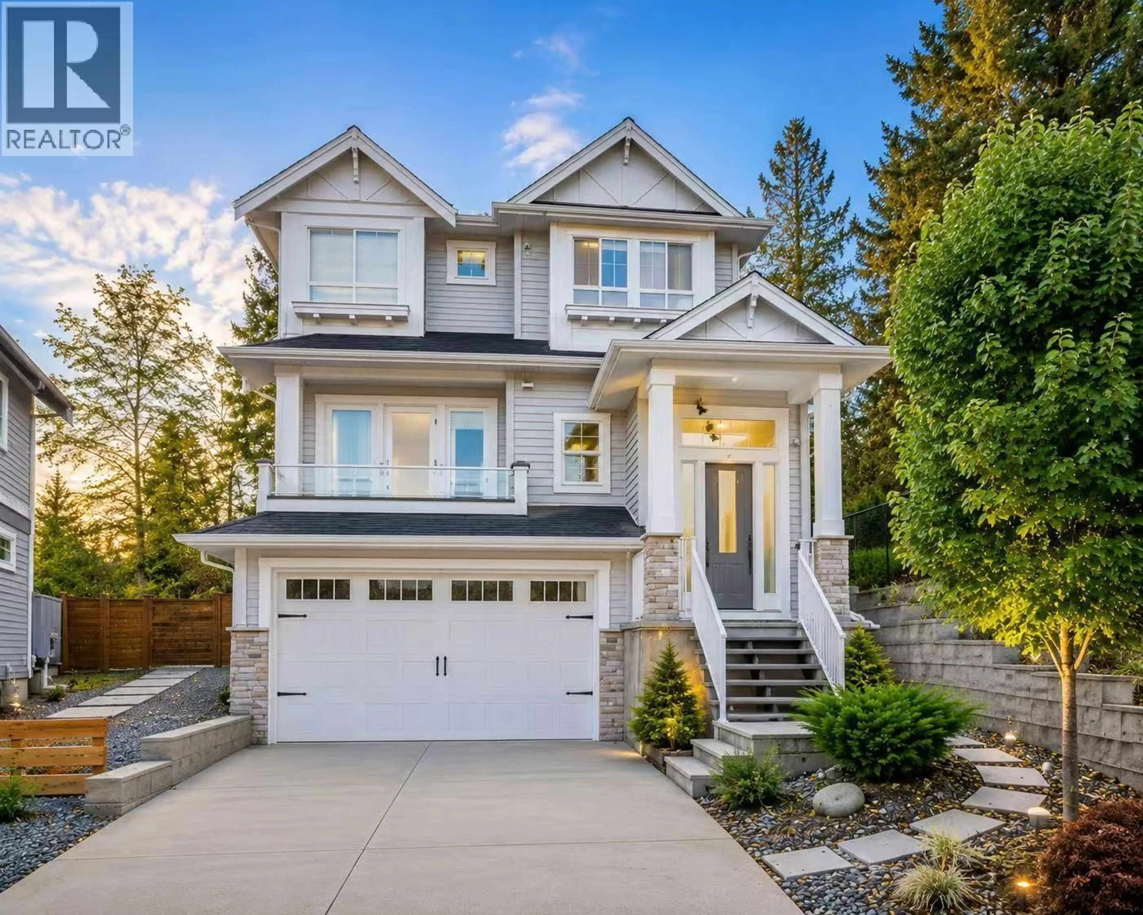 Home with vinyl exterior material, street for 11377 MCDOUGAL STREET, Maple Ridge British Columbia V2X4K6