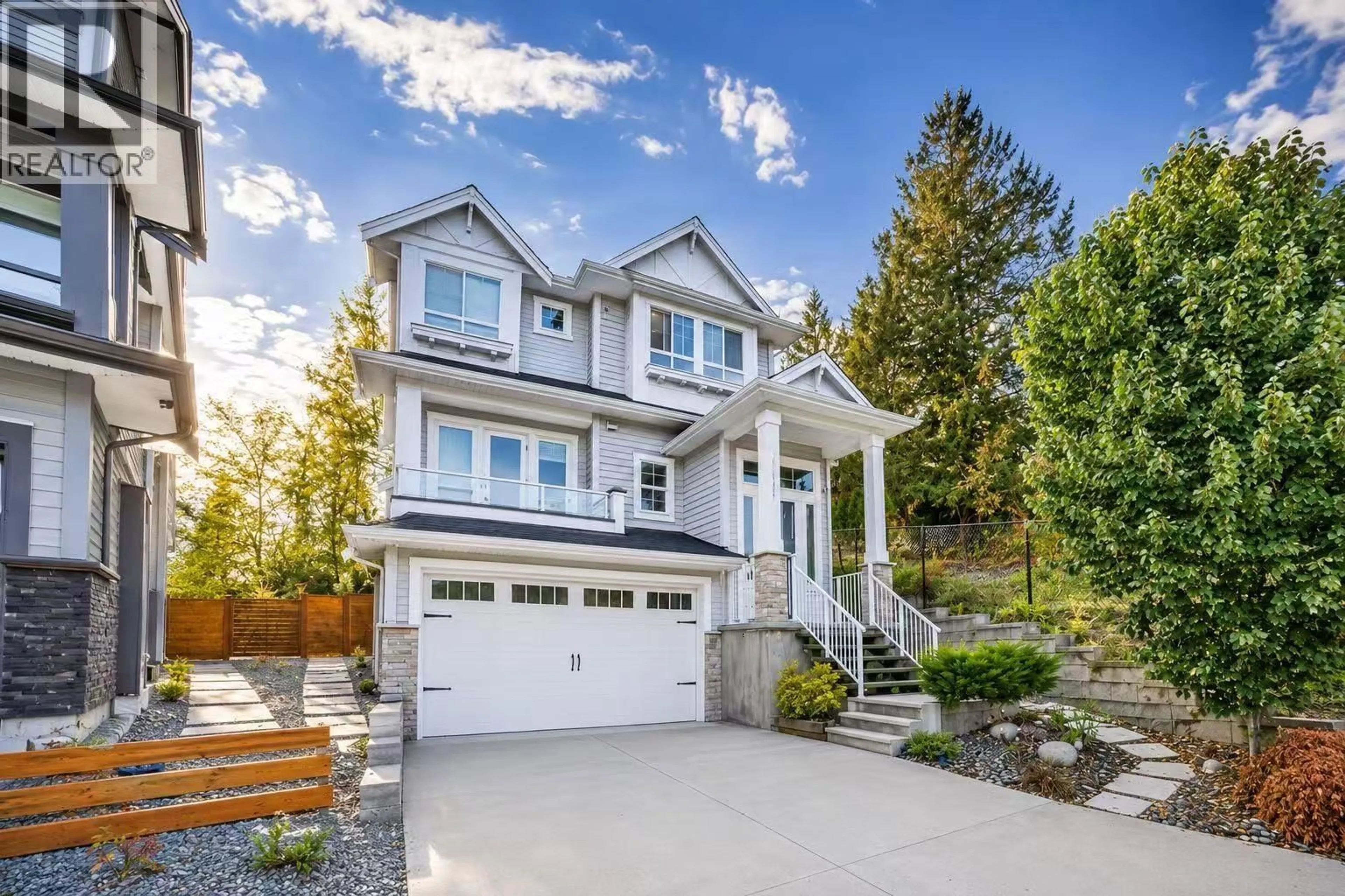 Home with vinyl exterior material, street for 11377 MCDOUGAL STREET, Maple Ridge British Columbia V2X4K6