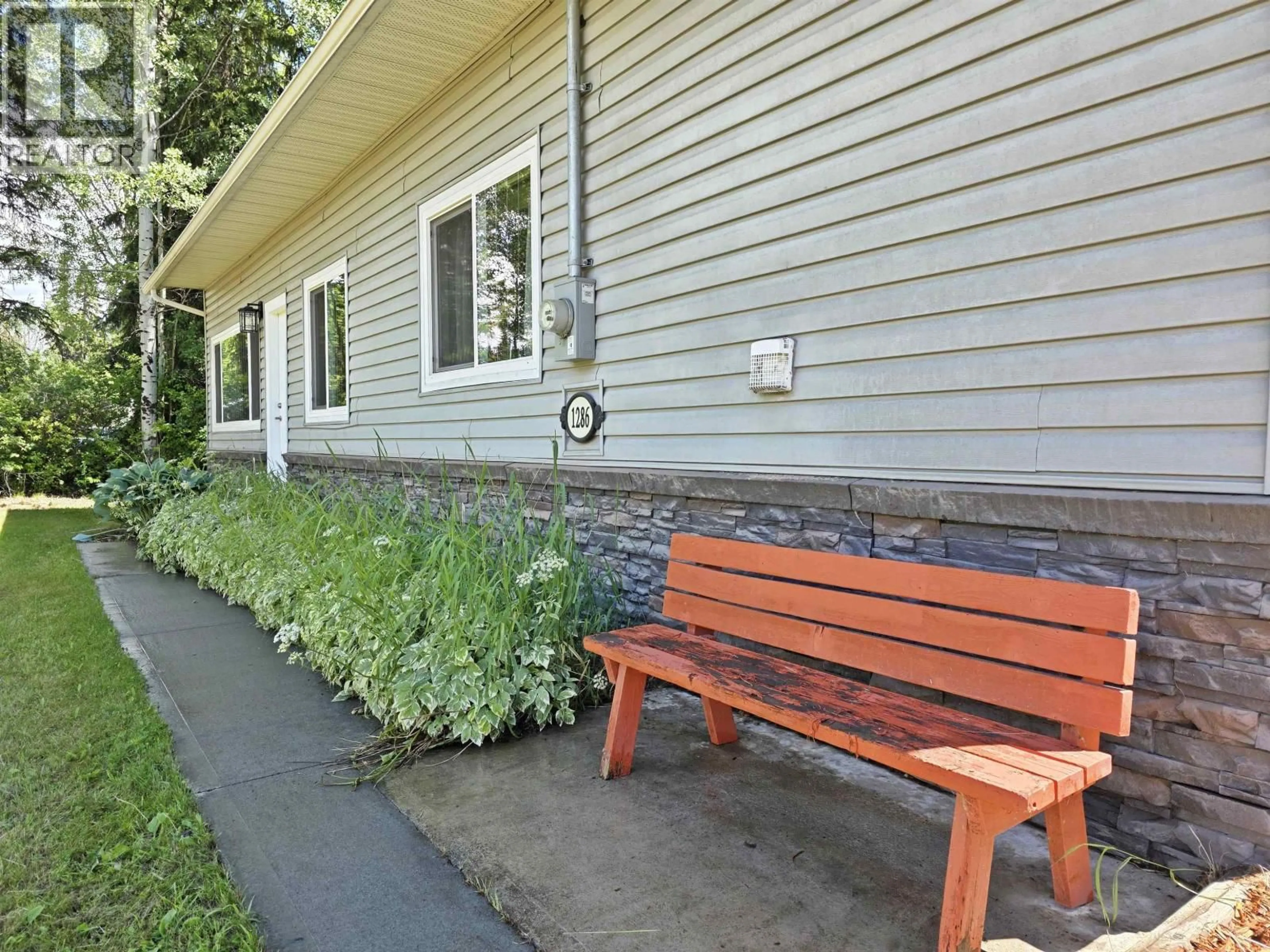 Patio, street for 1286 OAK AVENUE, Quesnel British Columbia V2J5L3