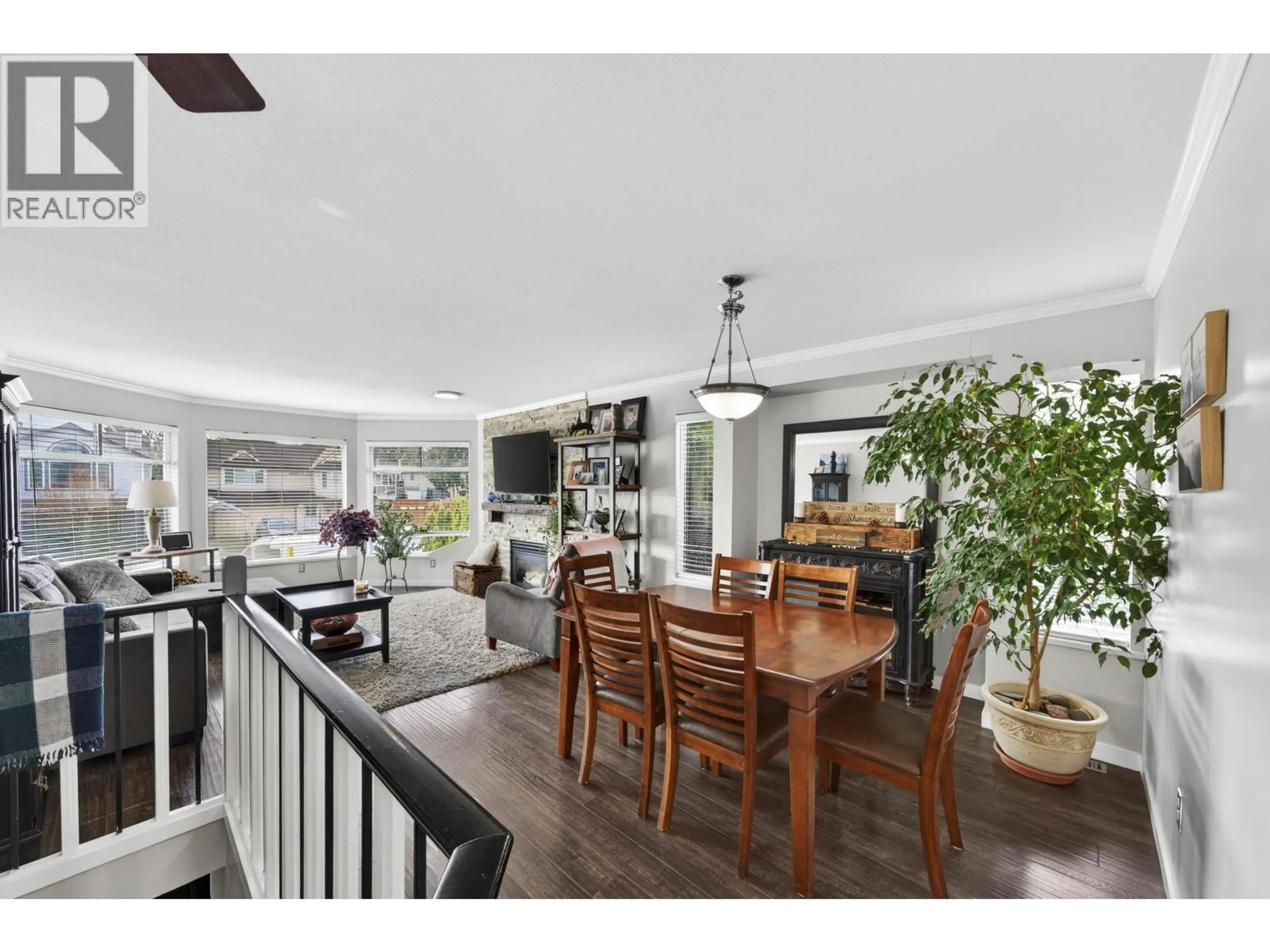 Open concept kitchen, wood/laminate floor for 22947 123B AVENUE, Maple Ridge British Columbia V2X0C4