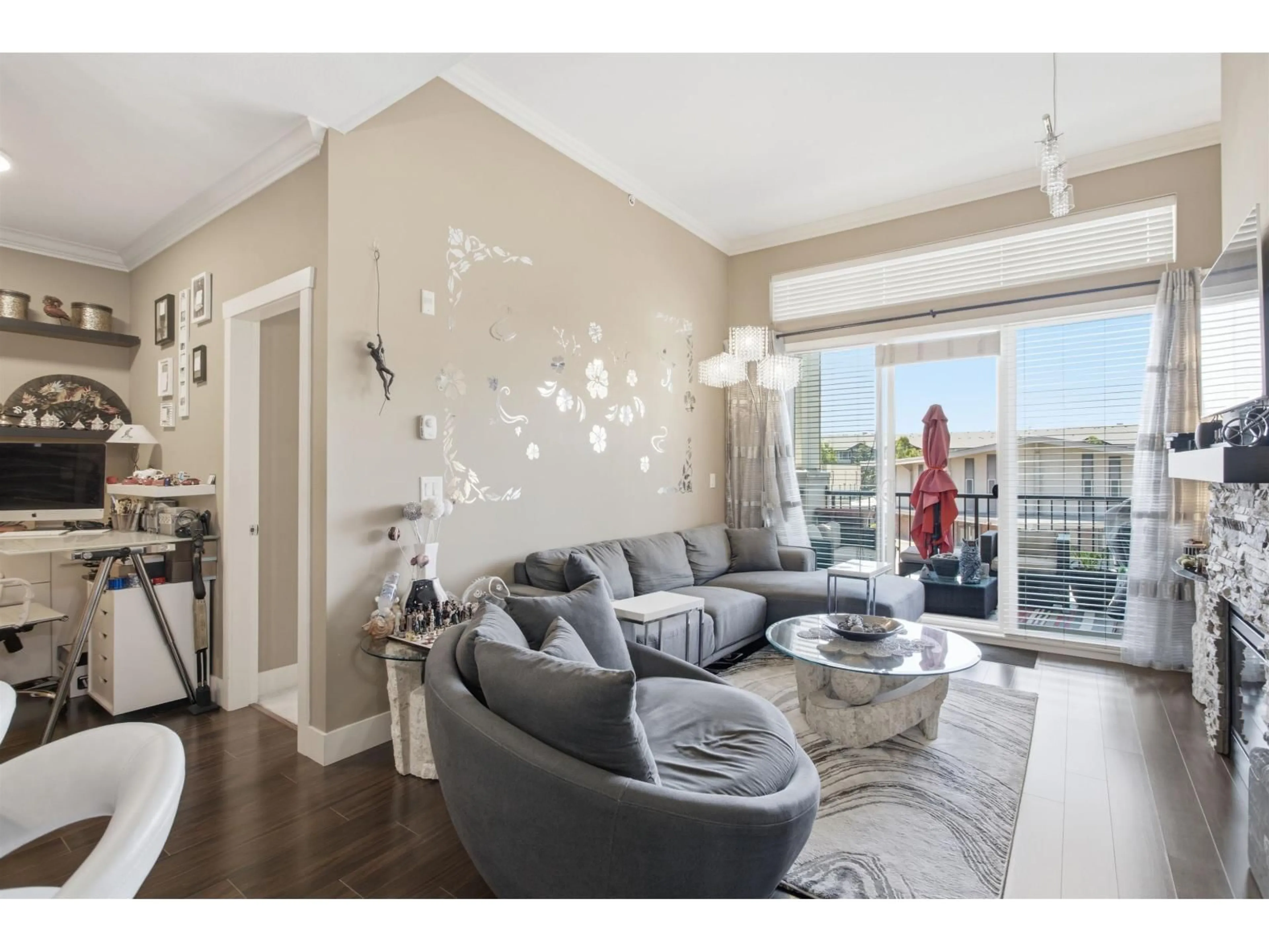 Living room with furniture, unknown for 413 - 3192 GLADWIN ROAD, Abbotsford British Columbia V2T6M9