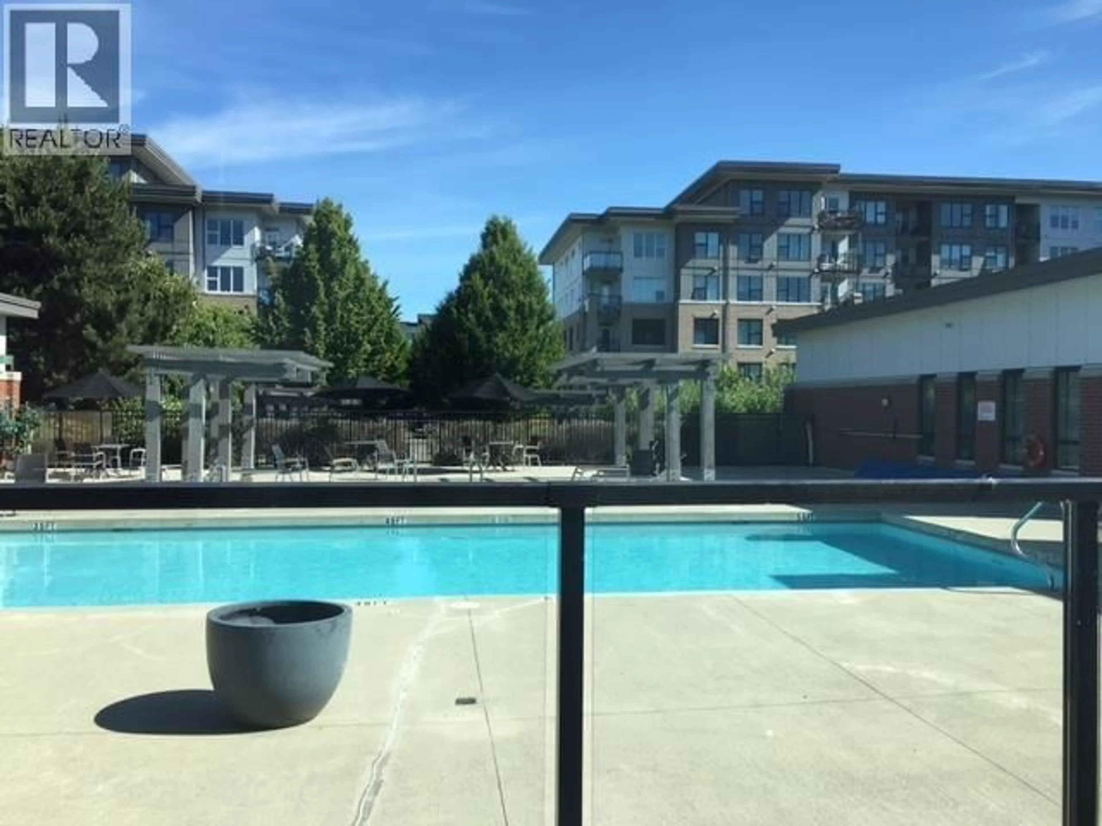 Pool for 417 - 9311 ALEXANDRA ROAD, Richmond British Columbia V6X0L8