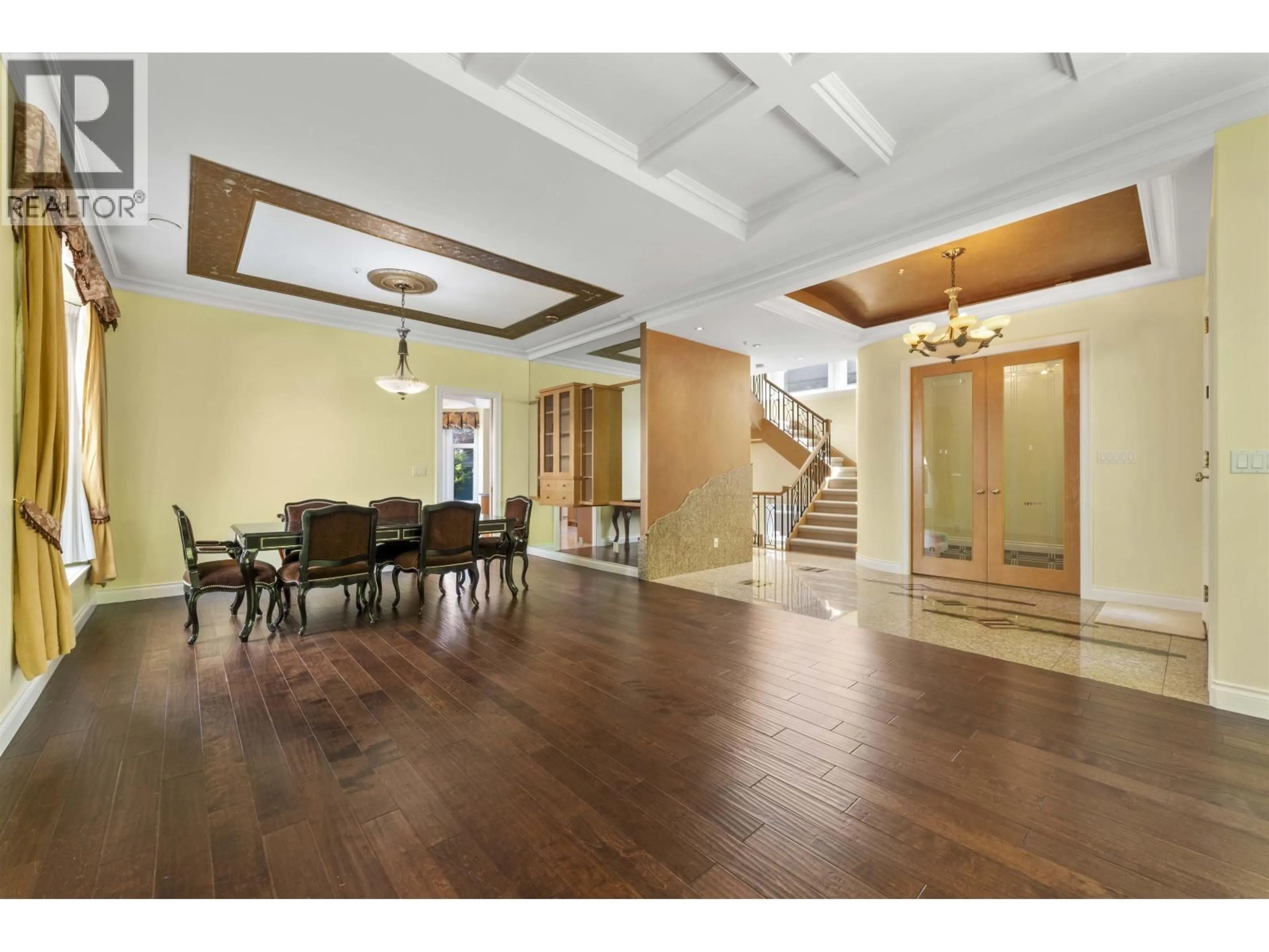 Indoor foyer for 4530 OSLER STREET, Vancouver British Columbia V6H2Y1
