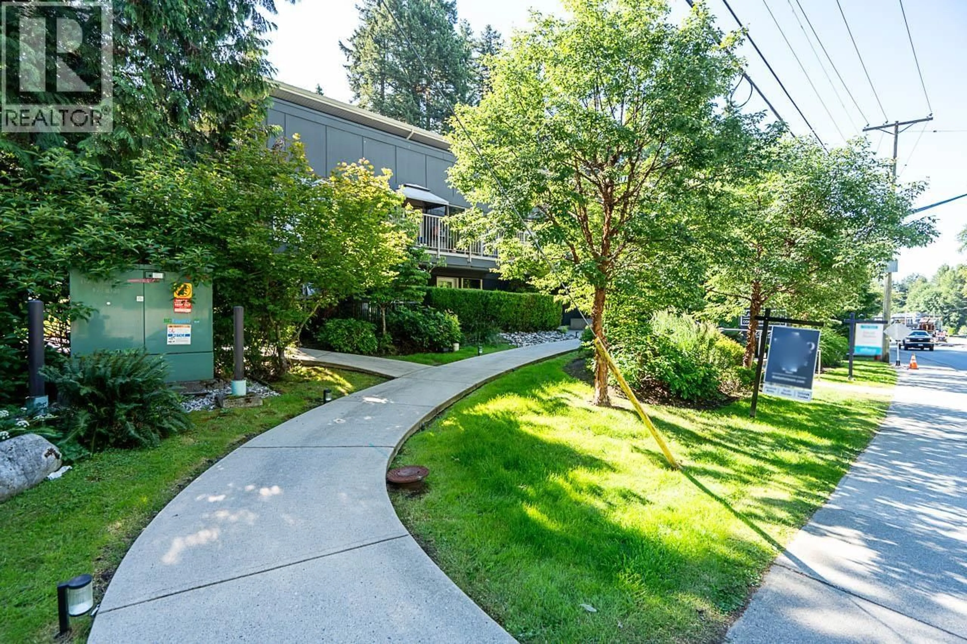 Patio, street for 206 - 2832 CAPILANO ROAD, North Vancouver British Columbia V7R4H5