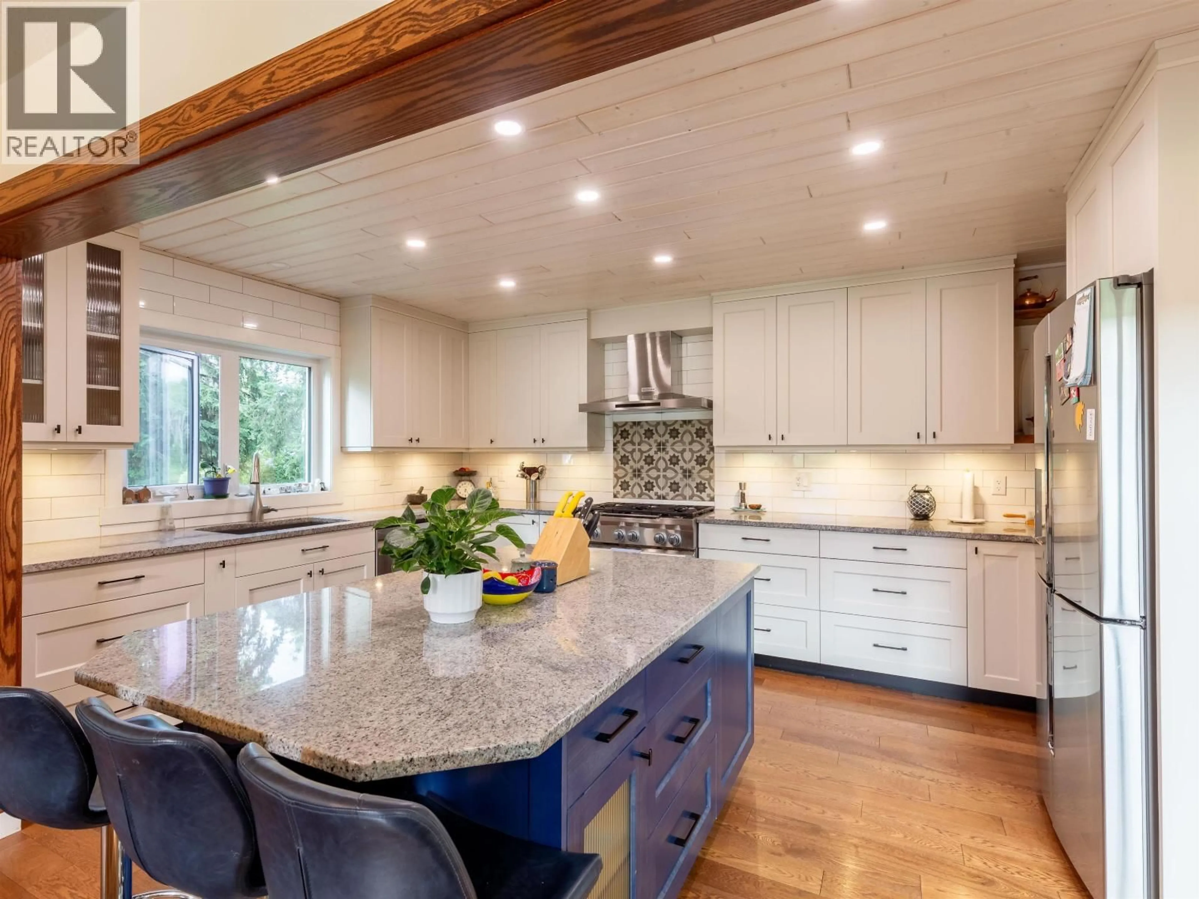 Contemporary kitchen, unknown for 1910 KIDD ROAD, Smithers British Columbia V0J2N6