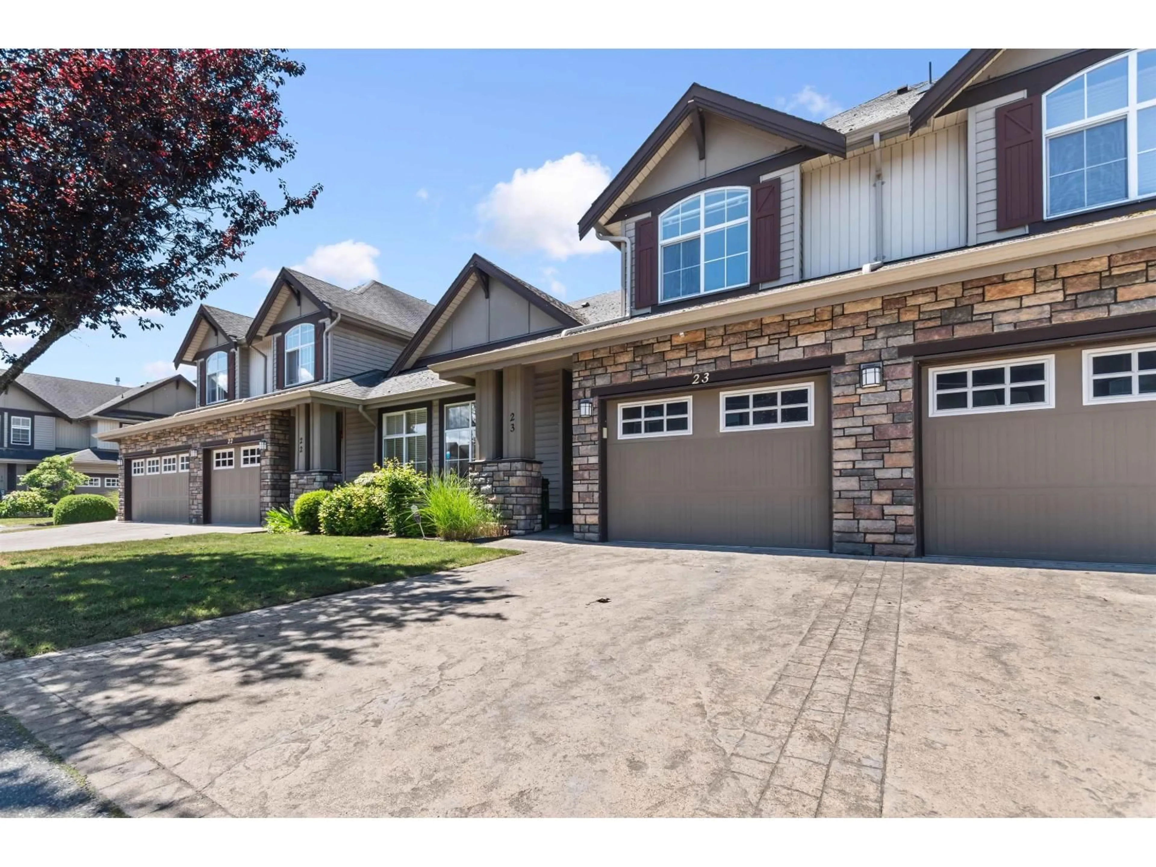 Home with brick exterior material, street for 23 - 6577 SOUTHDOWNE PLACE, Chilliwack British Columbia V2R0H4