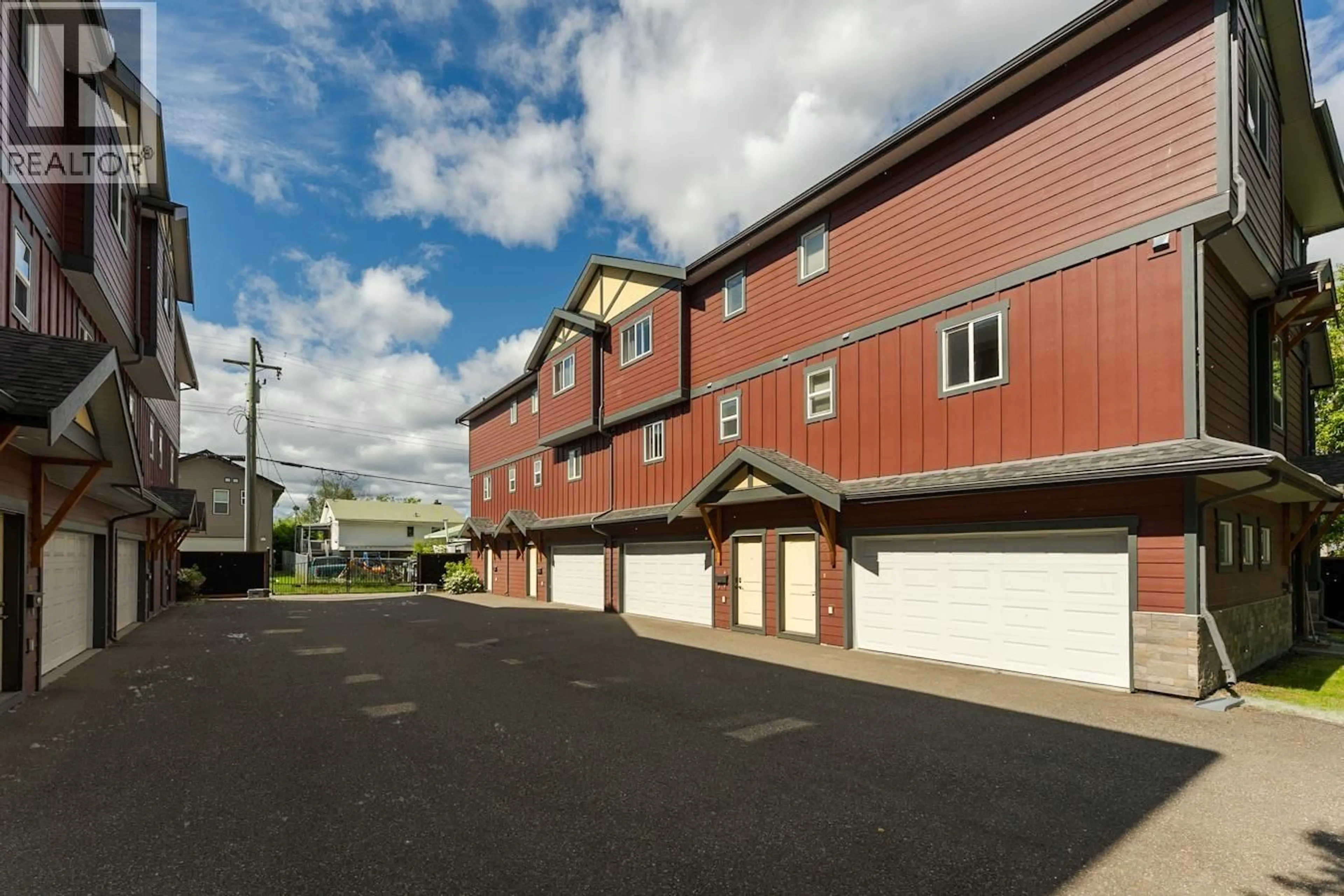 Patio, building for 106 - 1699 7TH AVENUE, Prince George British Columbia V2L0C1
